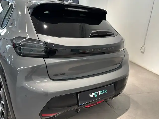 Peugeot 208 view 5