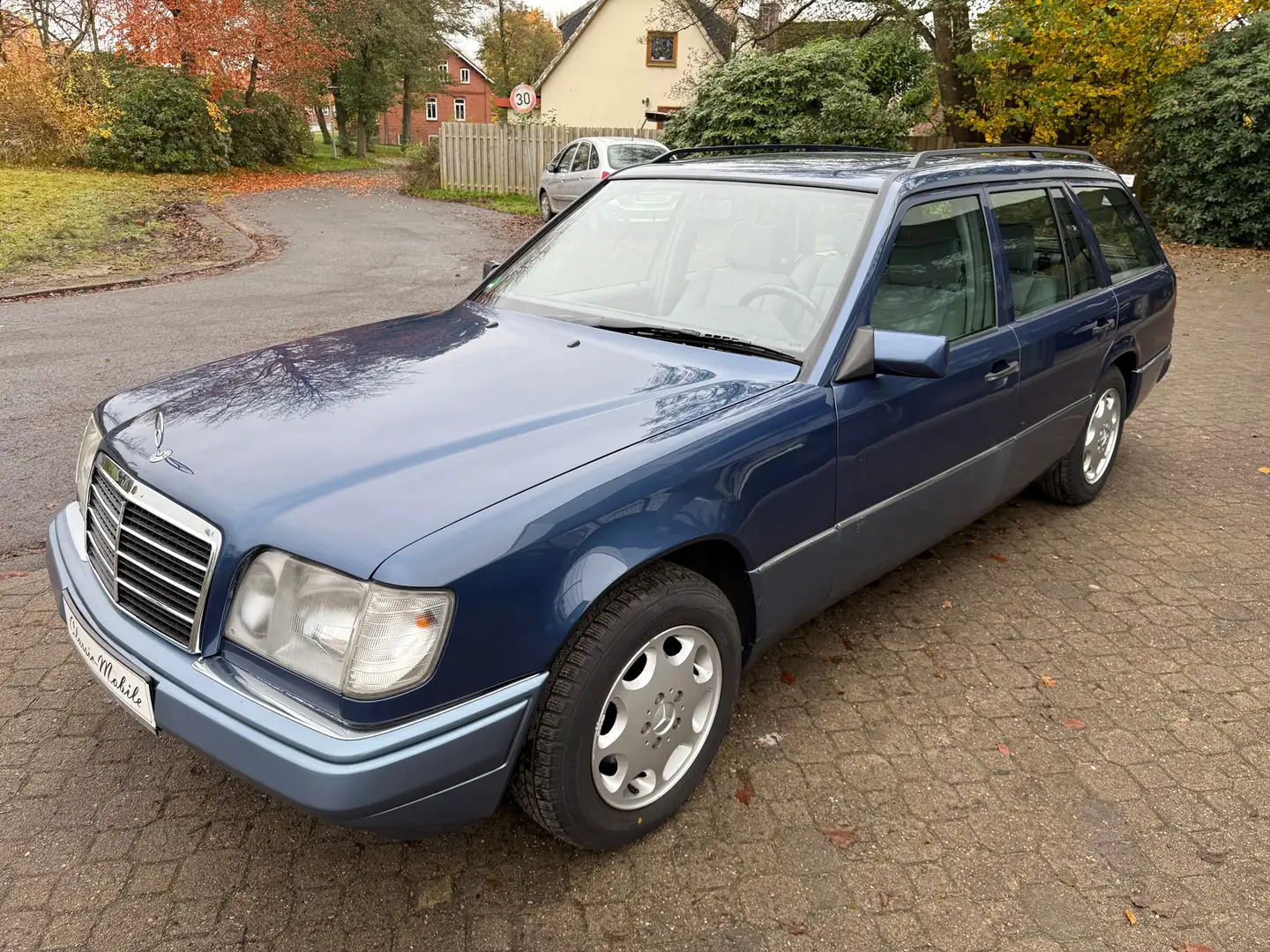 Mercedes-Benz E 220 T W124 *nur 133 TKM*1.Hand*HU/H-Kennzeichen neu* Blau - 2