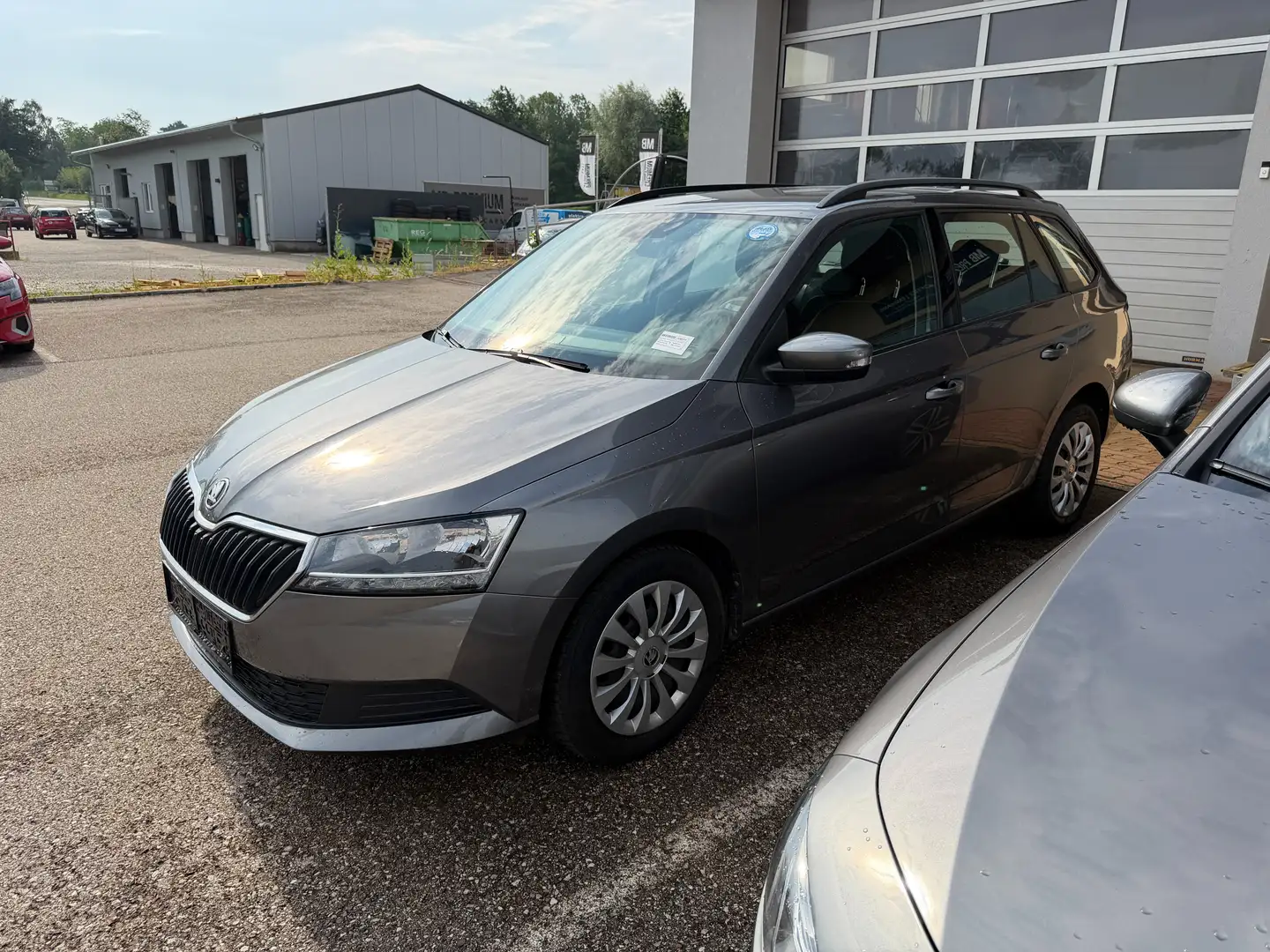 Skoda Fabia Ambition *AHK*NAVI*1-BESITZ* Grau - 1
