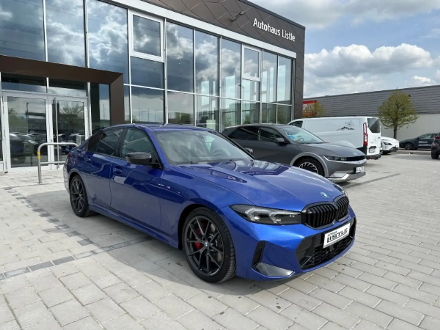 BMW 330 i M Sport +NAVI+M-PAKET+RFK+SHZ+KLIMA+BT+HUD+SHZ+P Blu/Azzurro - 1