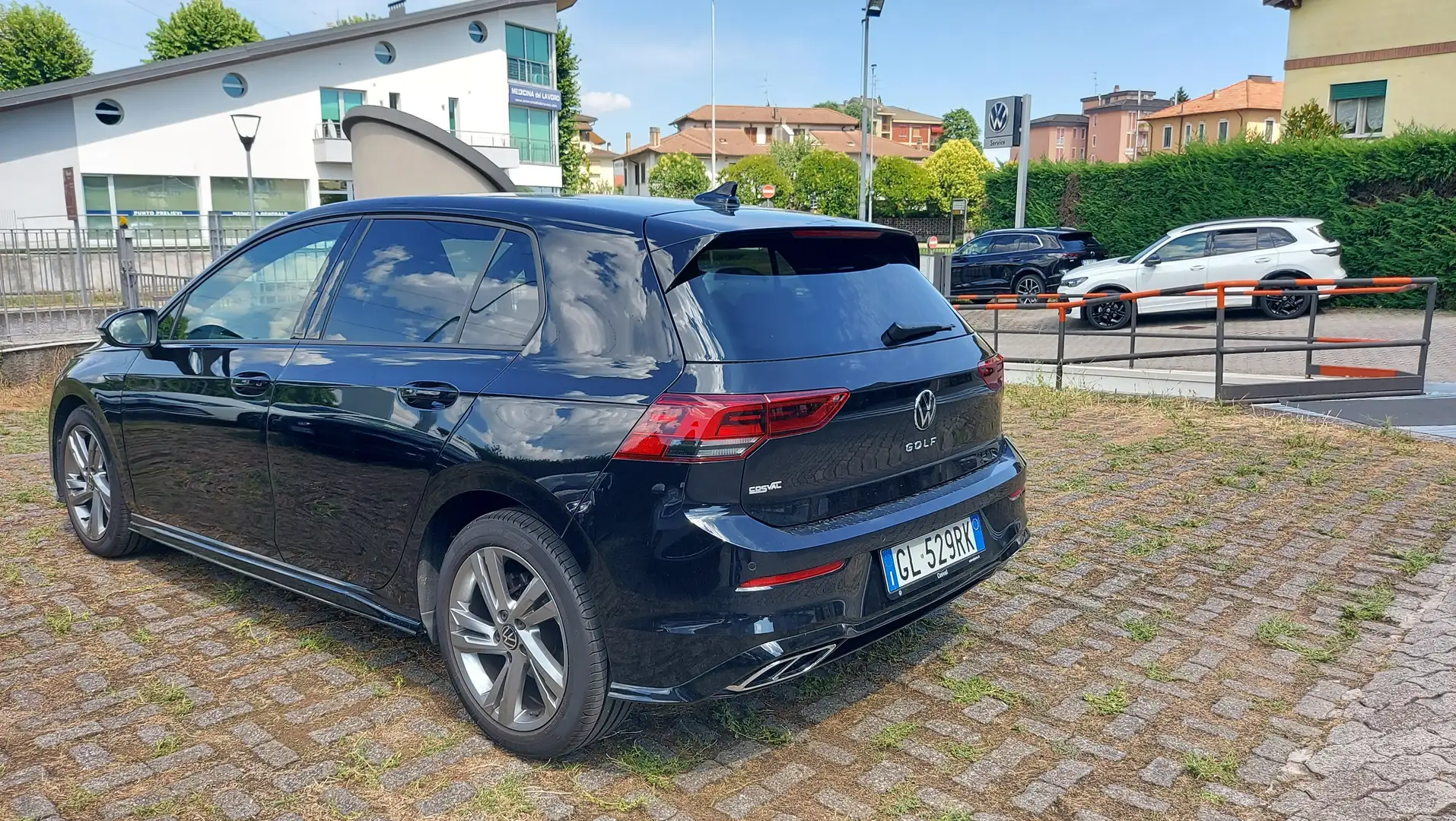 Volkswagen Golf Golf VIII 2020 1.5 tsi evo R-Line 130 ACT Unipropr Zwart - 2