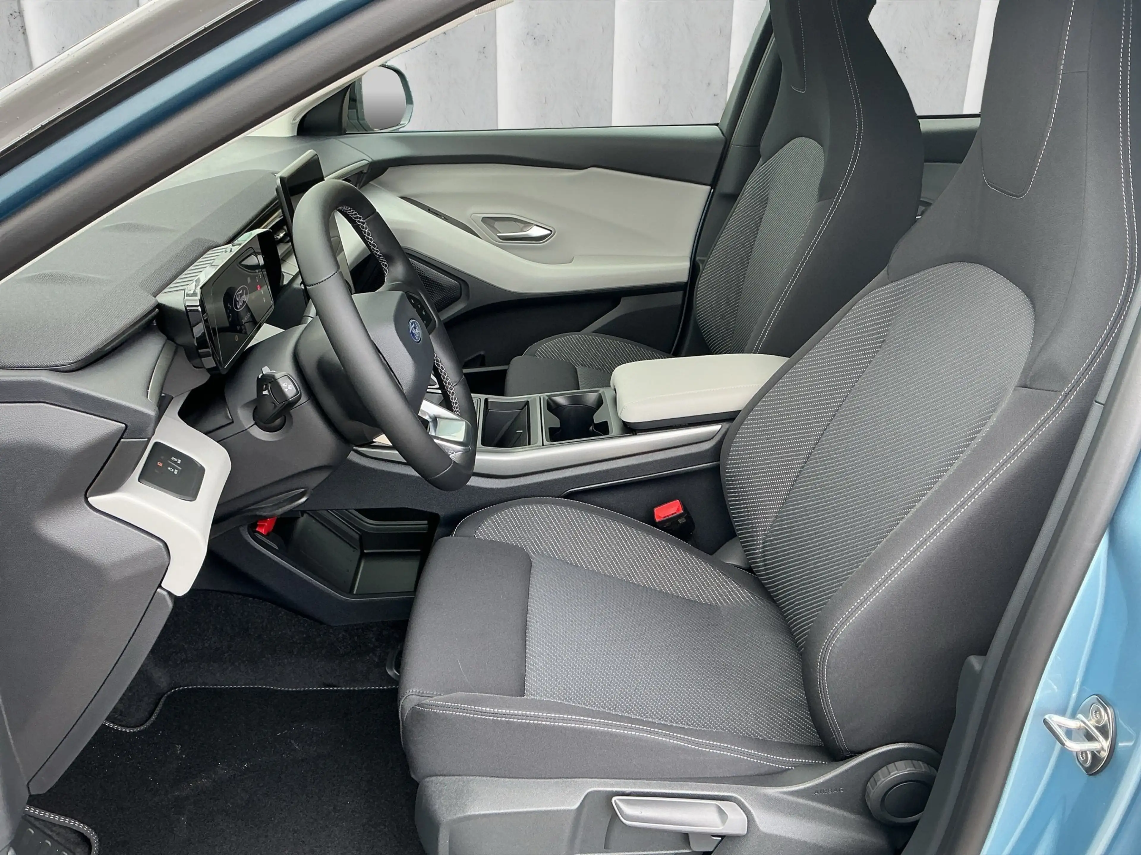 Ford Explorer Select Extended Range 79kWh RWD Sports Utility Veh — photo 10