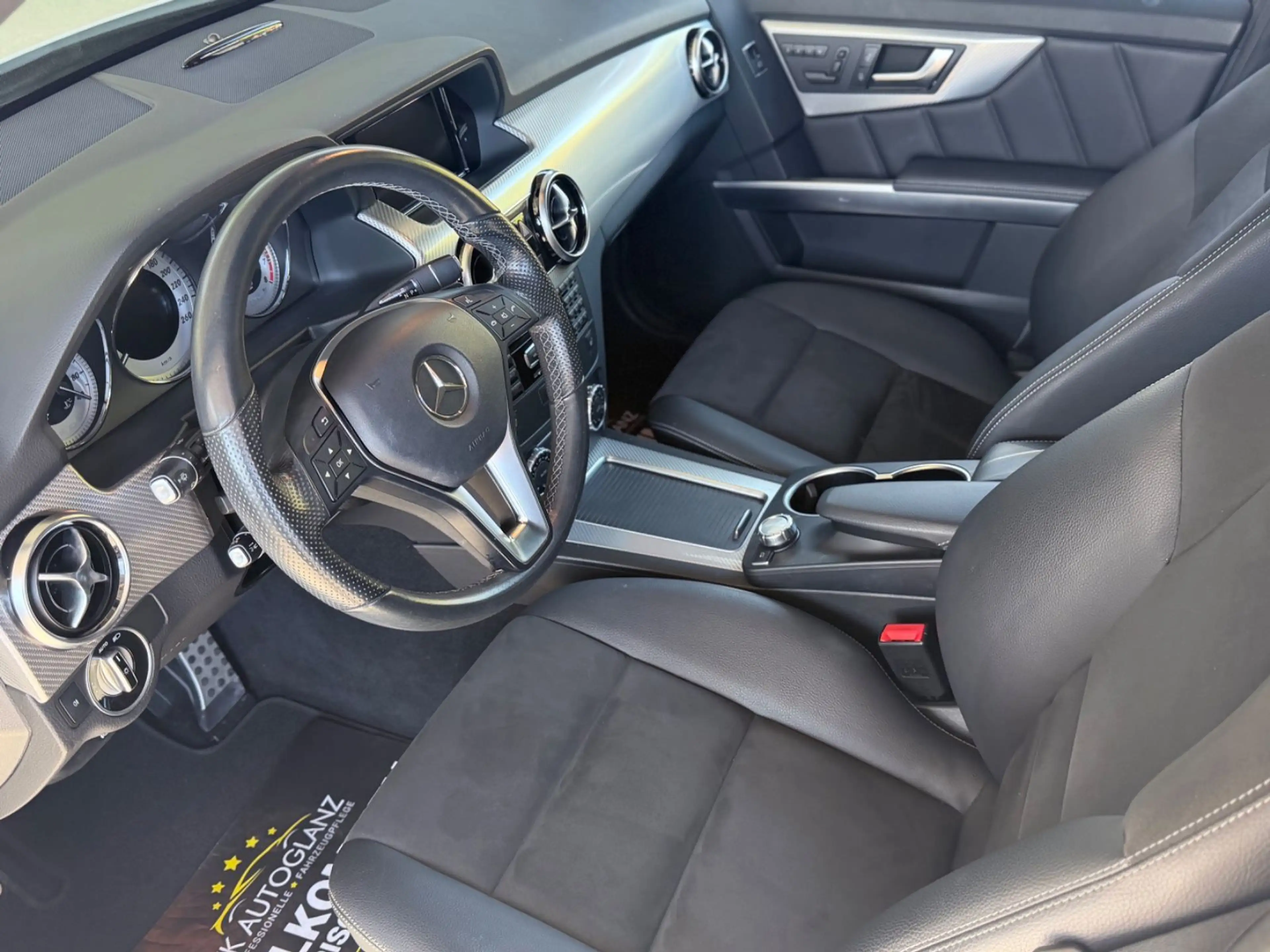 Mercedes-Benz GLK 350 4 MATIC * UNFALLFREI * AMG LINE — photo 11