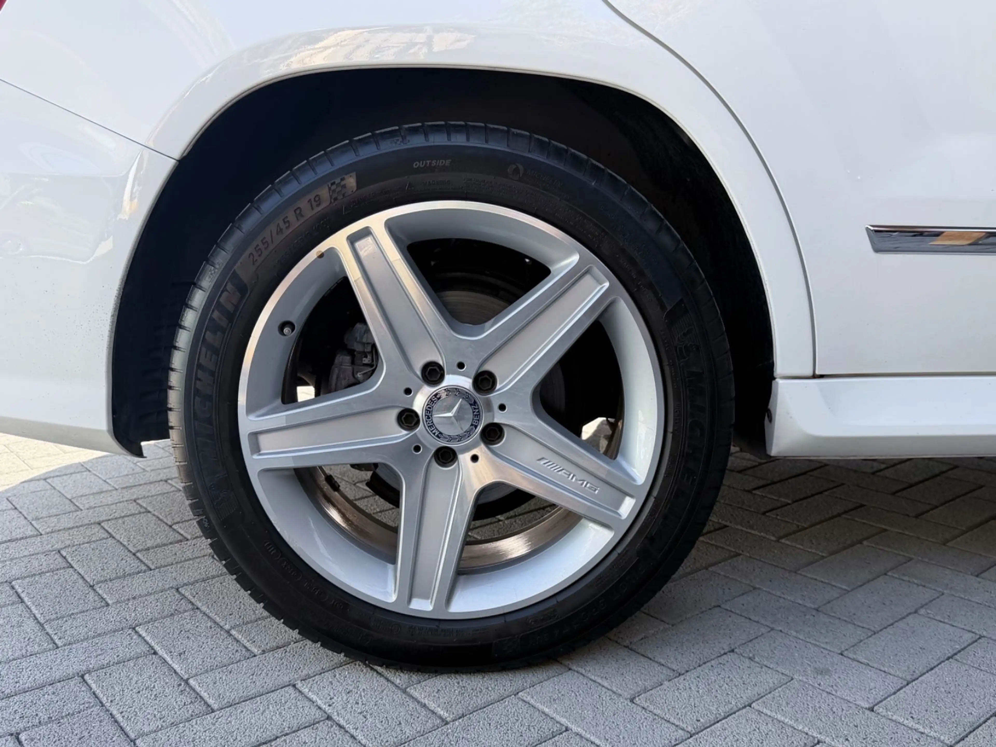 Mercedes-Benz GLK 350 4 MATIC * UNFALLFREI * AMG LINE — photo 9
