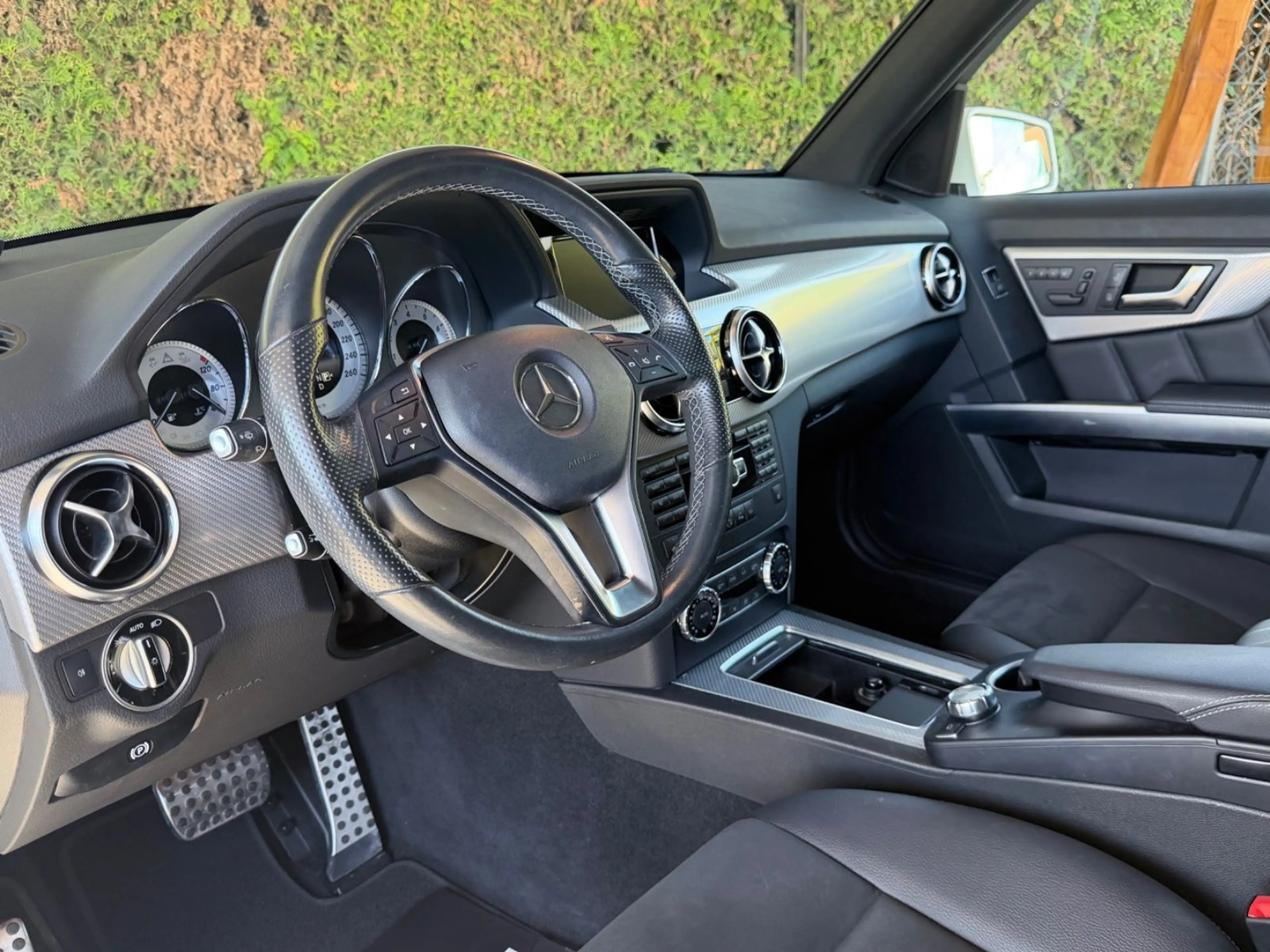 Mercedes-Benz GLK 350 4 MATIC * UNFALLFREI * AMG LINE — photo 14