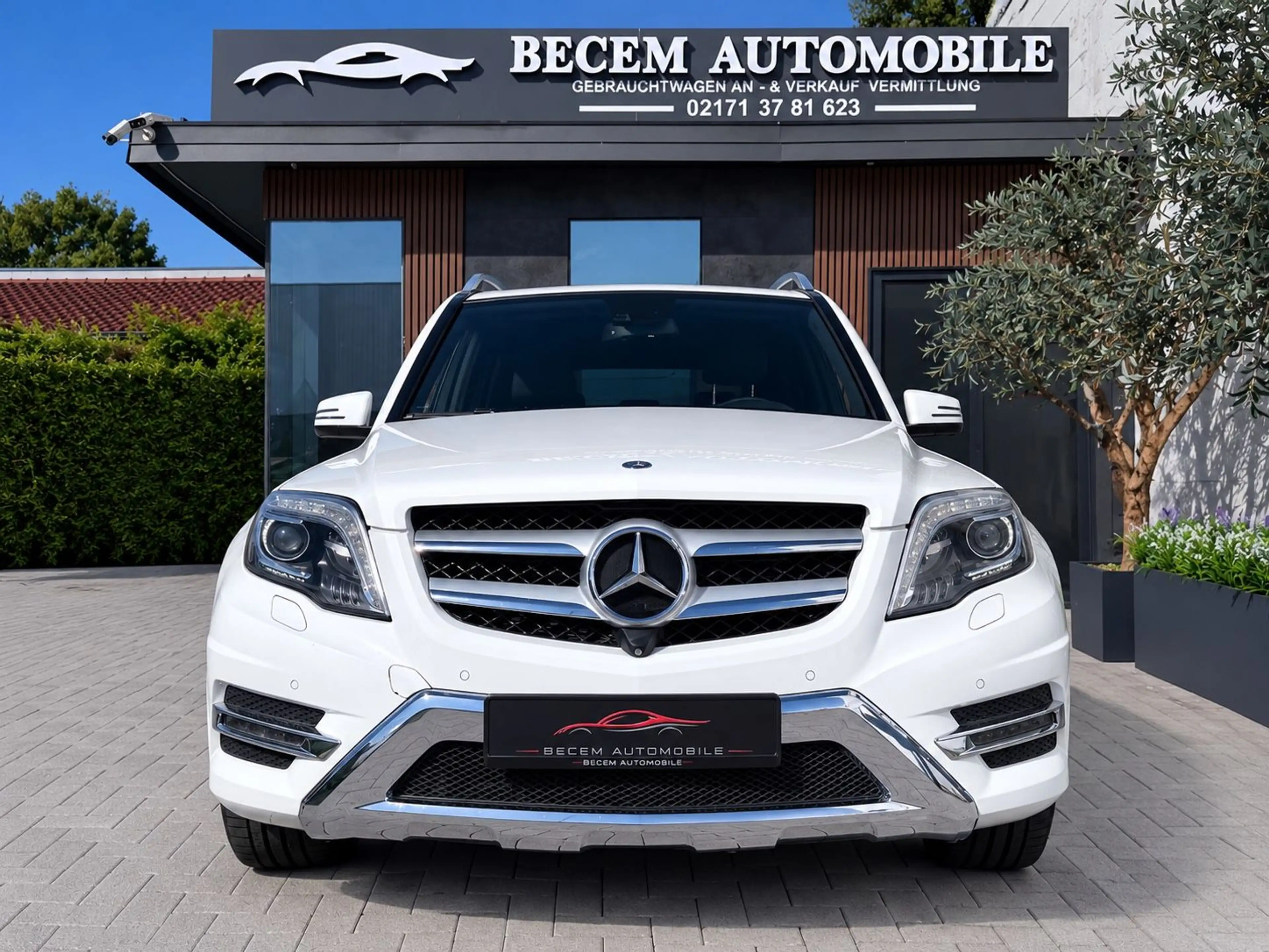 Mercedes-Benz GLK 350 4 MATIC * UNFALLFREI * AMG LINE — photo 3