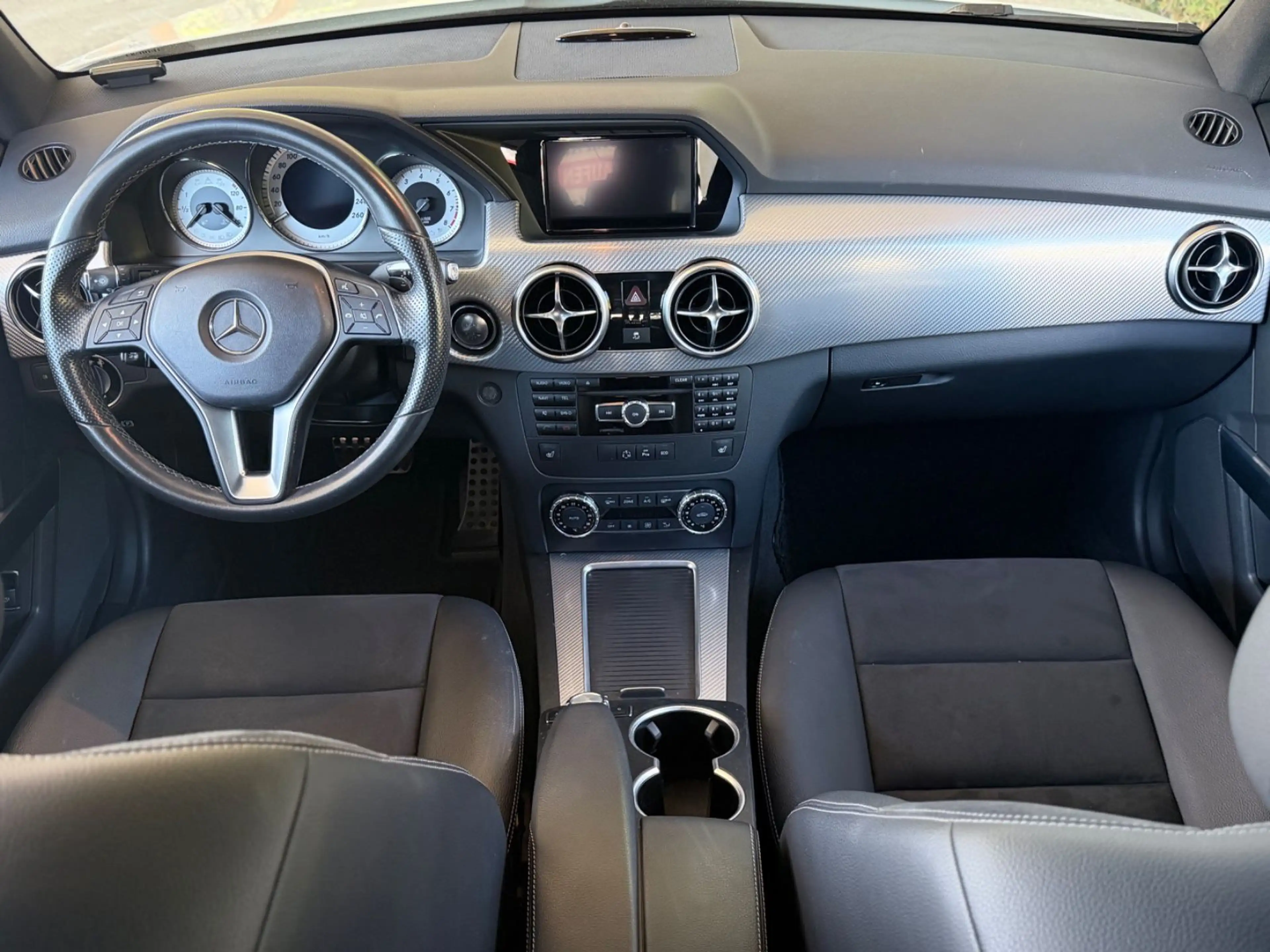 Mercedes-Benz GLK 350 4 MATIC * UNFALLFREI * AMG LINE — photo 10