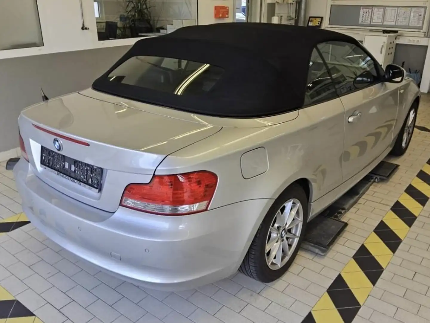 BMW 118 118i Cabrio Argent - 2