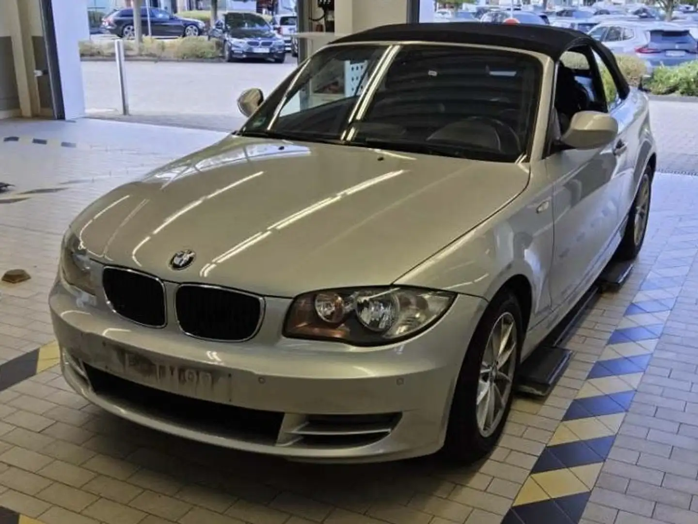 BMW 118 118i Cabrio Argent - 1