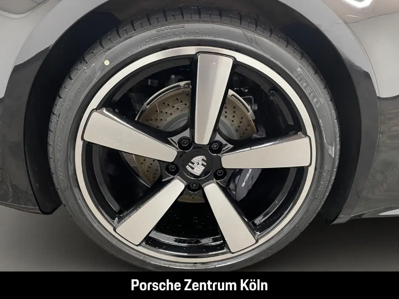 Porsche 992 911 Carrera InnoDrive Sportabgas BOSE 21Zoll 10