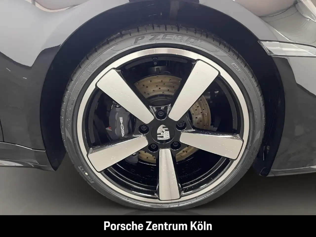 Porsche 992 911 Carrera InnoDrive Sportabgas BOSE 21Zoll 9