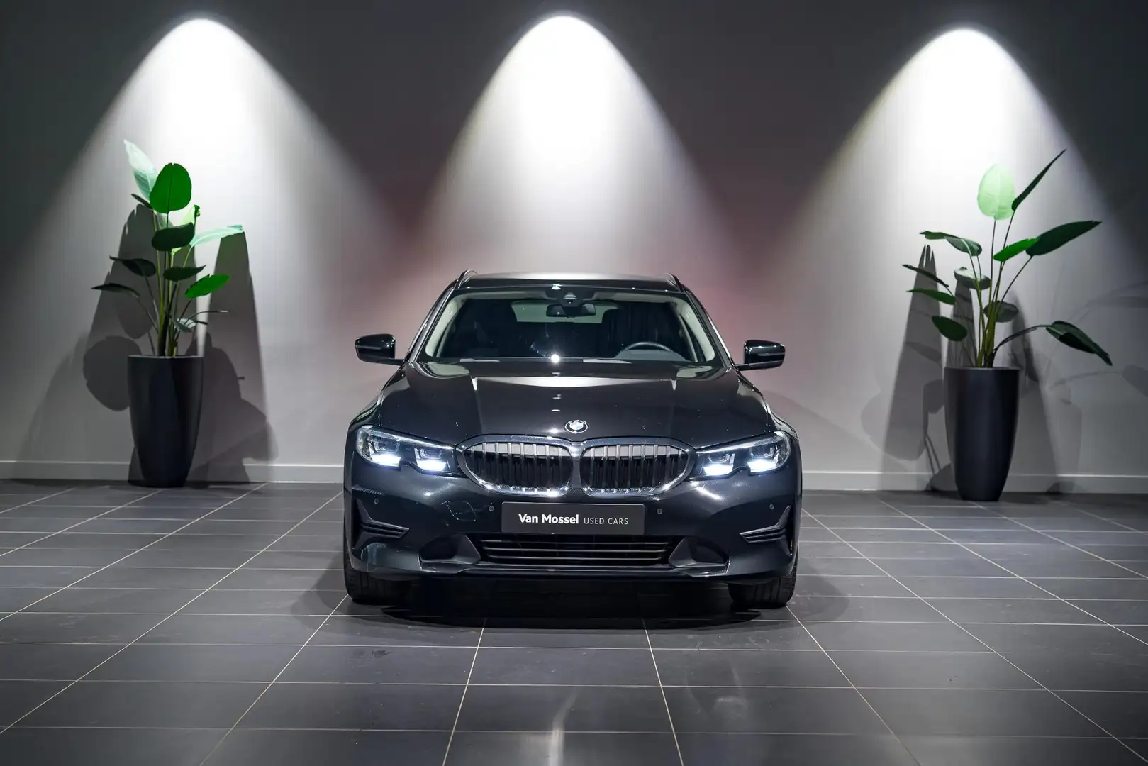 BMW 318 3-serie Touring 318dA (110 kW) ZETEL- EN STUURVERW Noir - 2