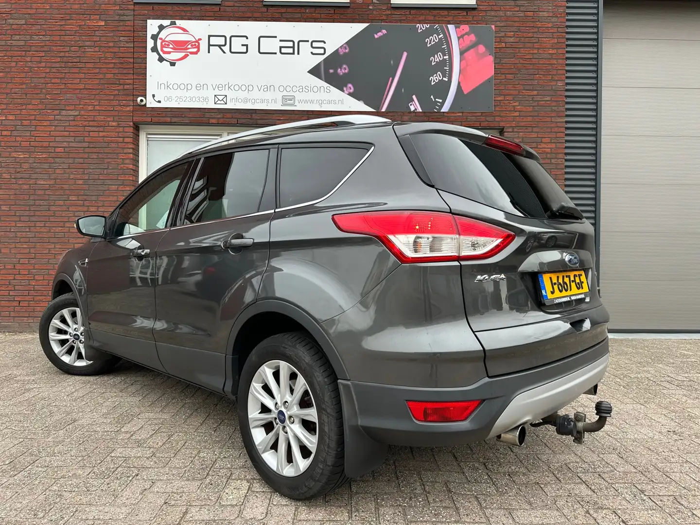 Ford Kuga 1.5 Titanium / Schuifdak / Leder / Navi / Stoelver Gris - 2