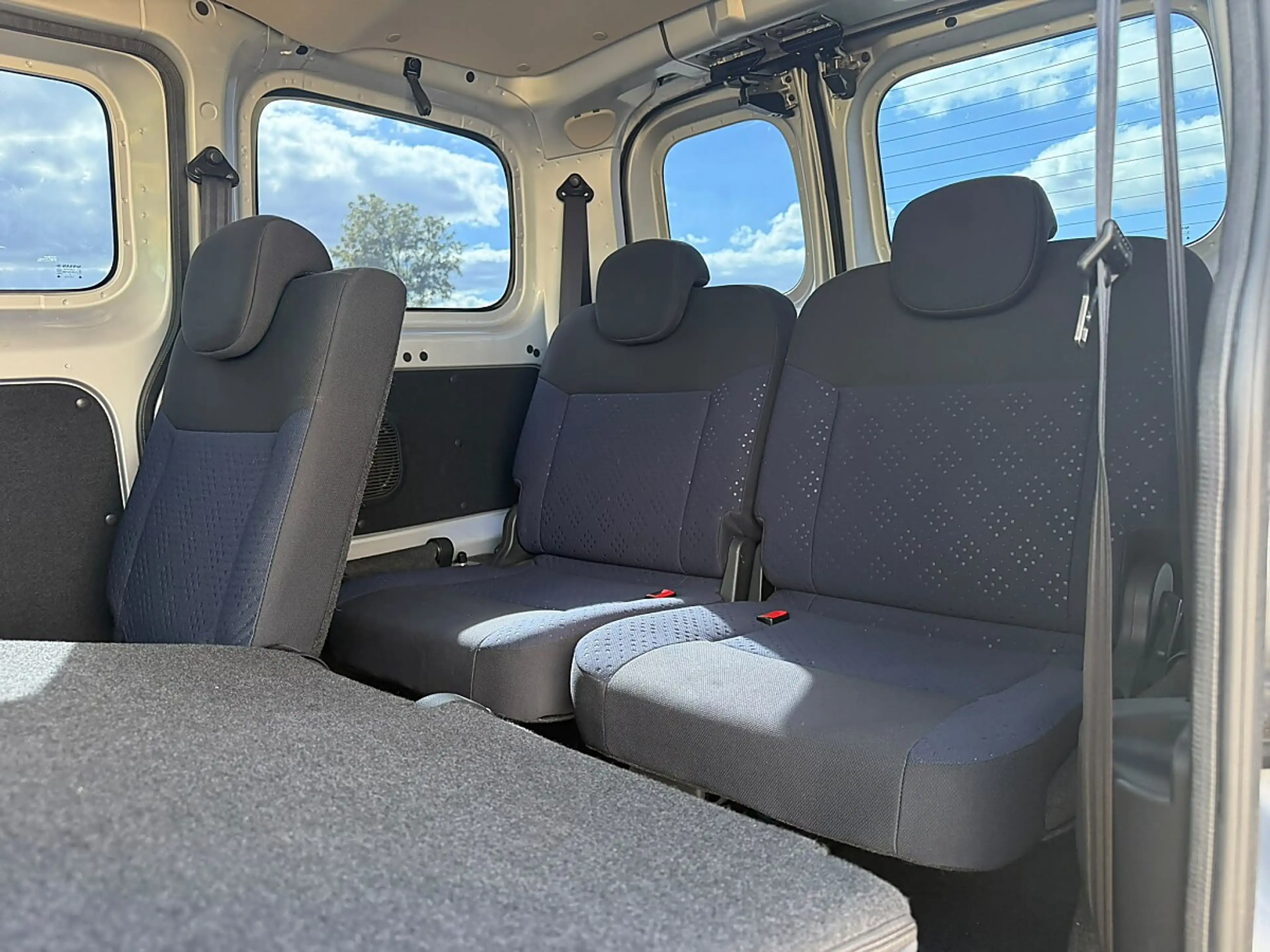 Nissan NV200 Kombi 1,5 dCi 90 Comfort DPF*7Sitze*Klima*AHK* — photo 11