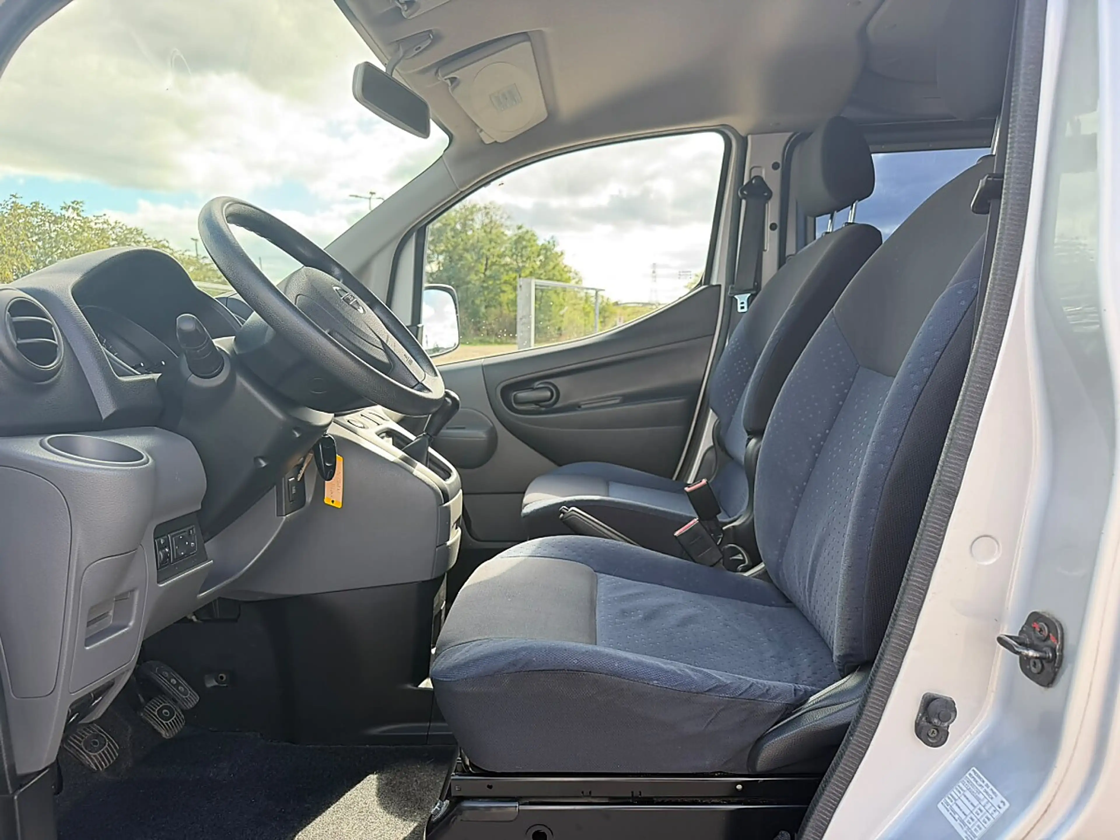 Nissan NV200 Kombi 1,5 dCi 90 Comfort DPF*7Sitze*Klima*AHK* — photo 7