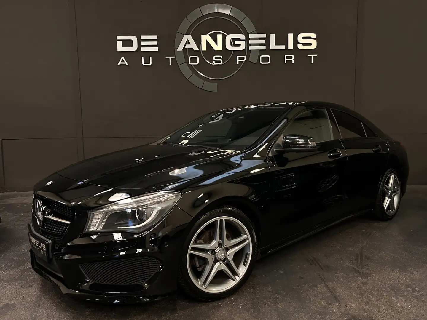 Mercedes-Benz CLA 180 AMG Noir - 1