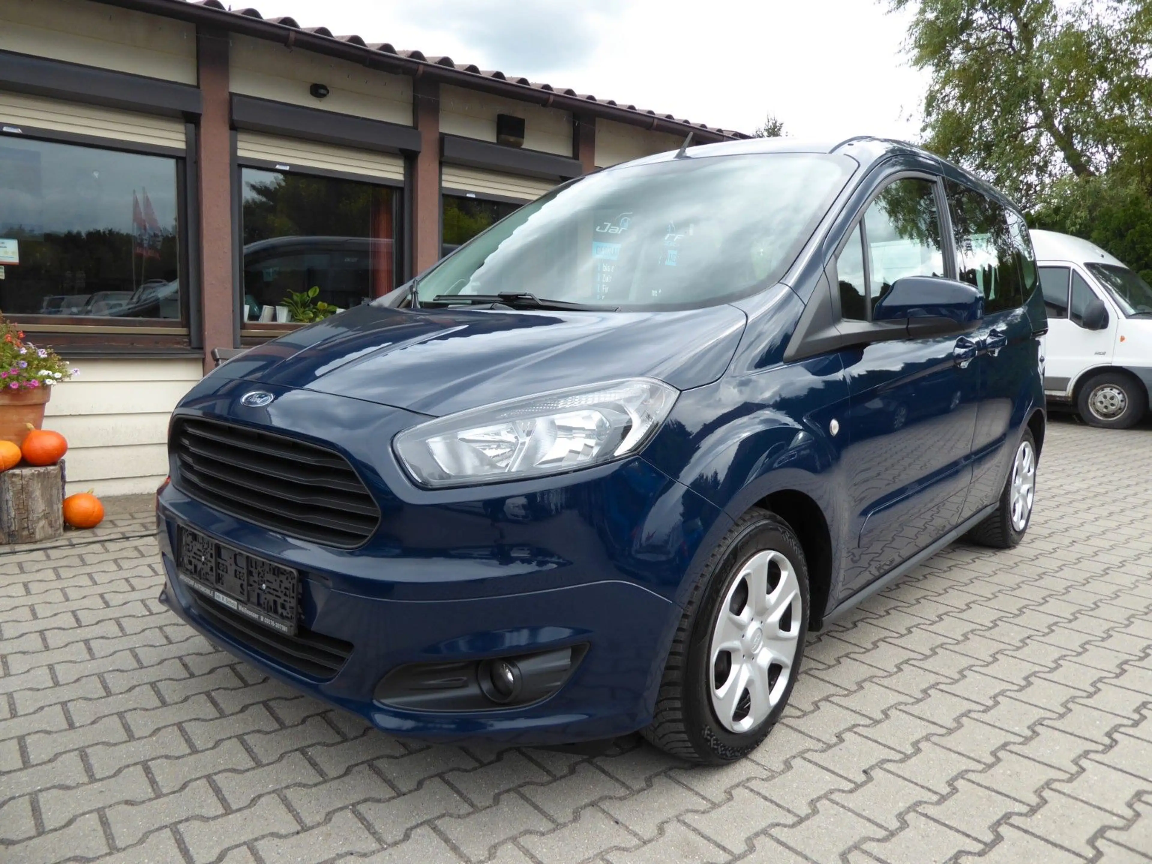Ford Tourneo Courier Trend Klima/Zahnriemen+HU neu