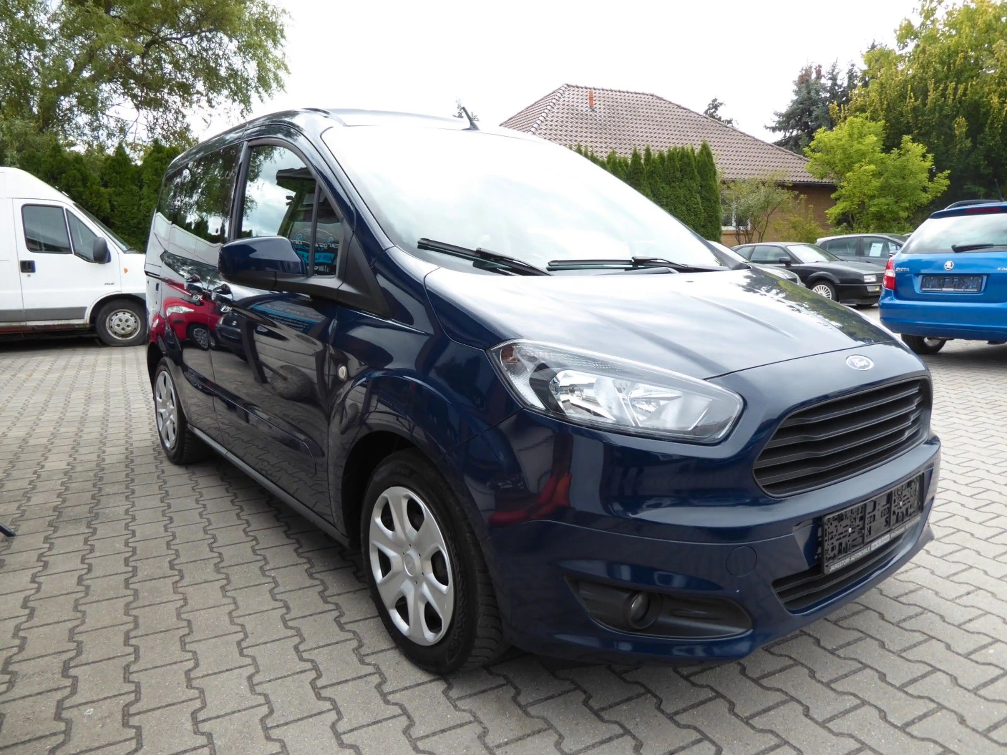 Ford Tourneo Courier Trend Klima/Zahnriemen+HU neu — photo 2