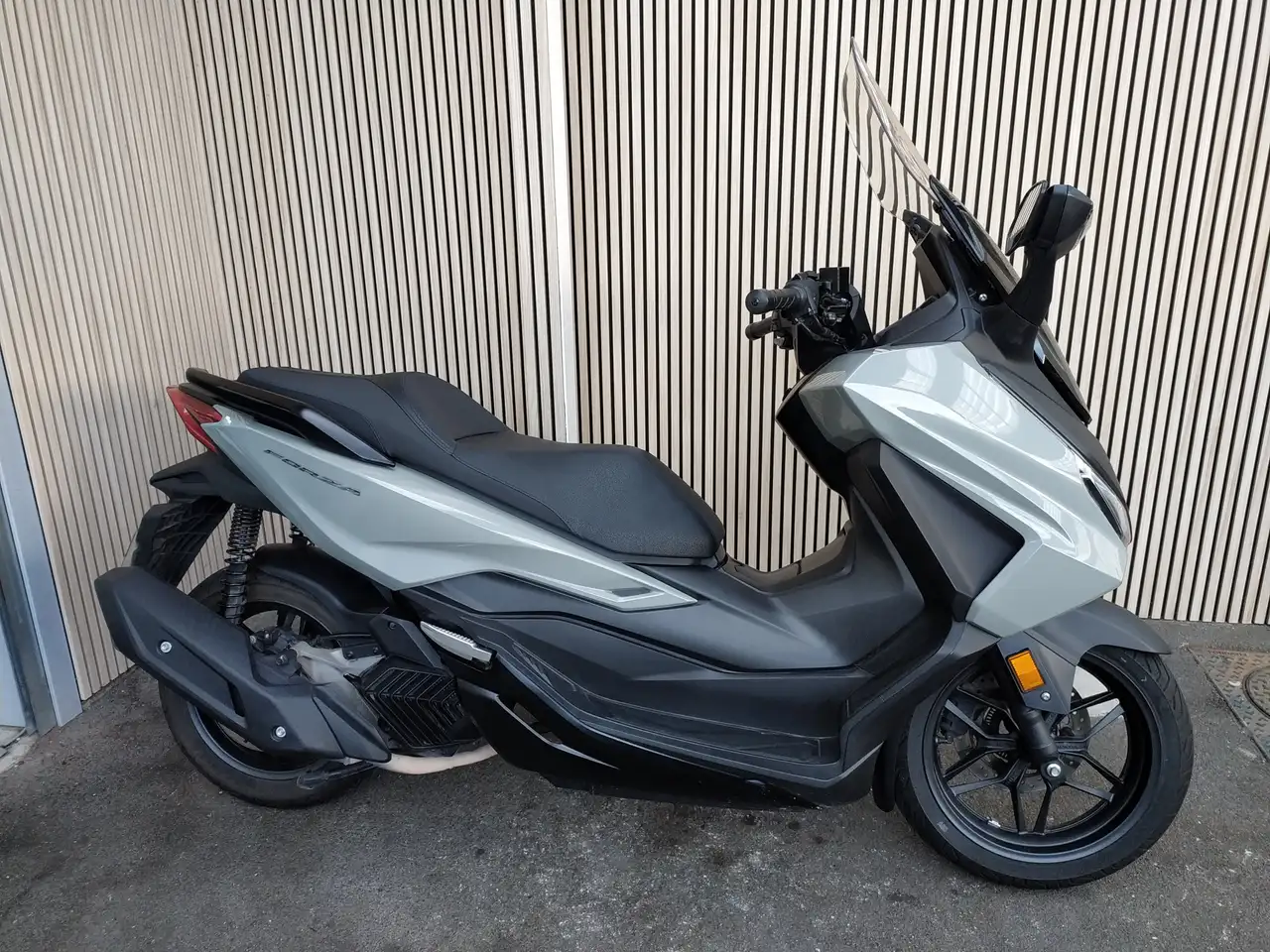 Honda Forza 125