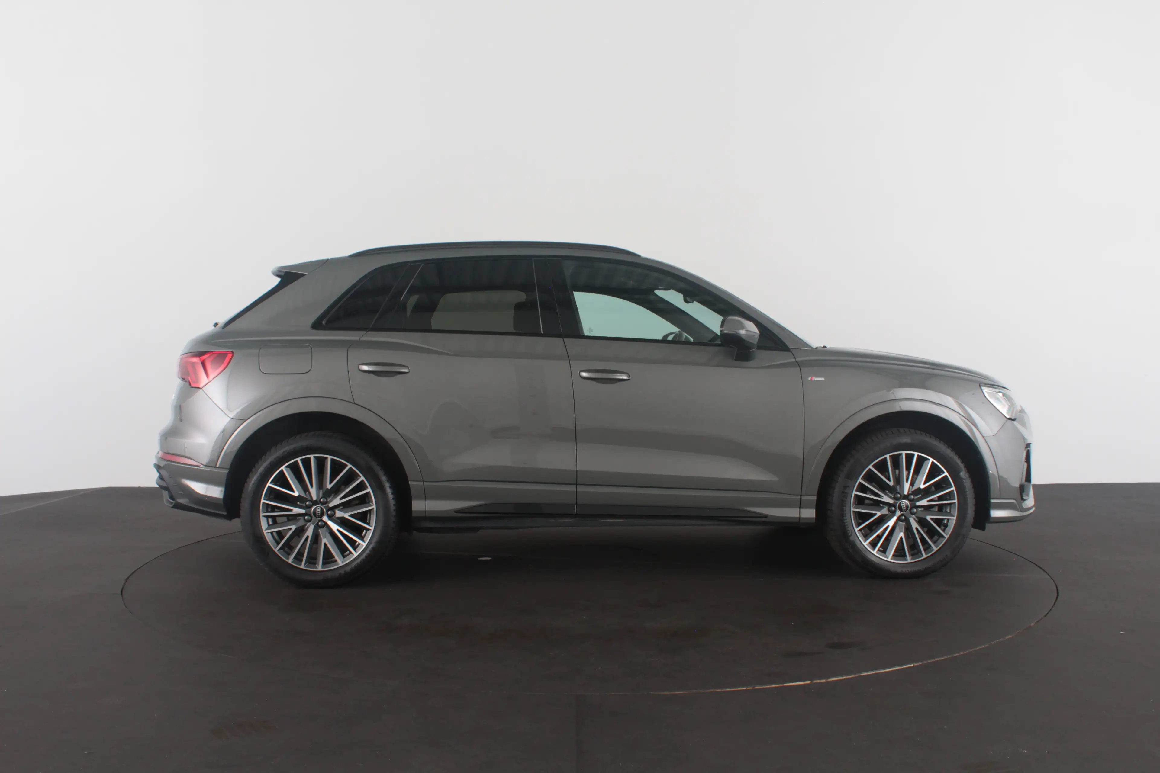 Audi Q3 45 TFSI e S edition Panodak | 245pk | Plug-in Hybr — photo 7