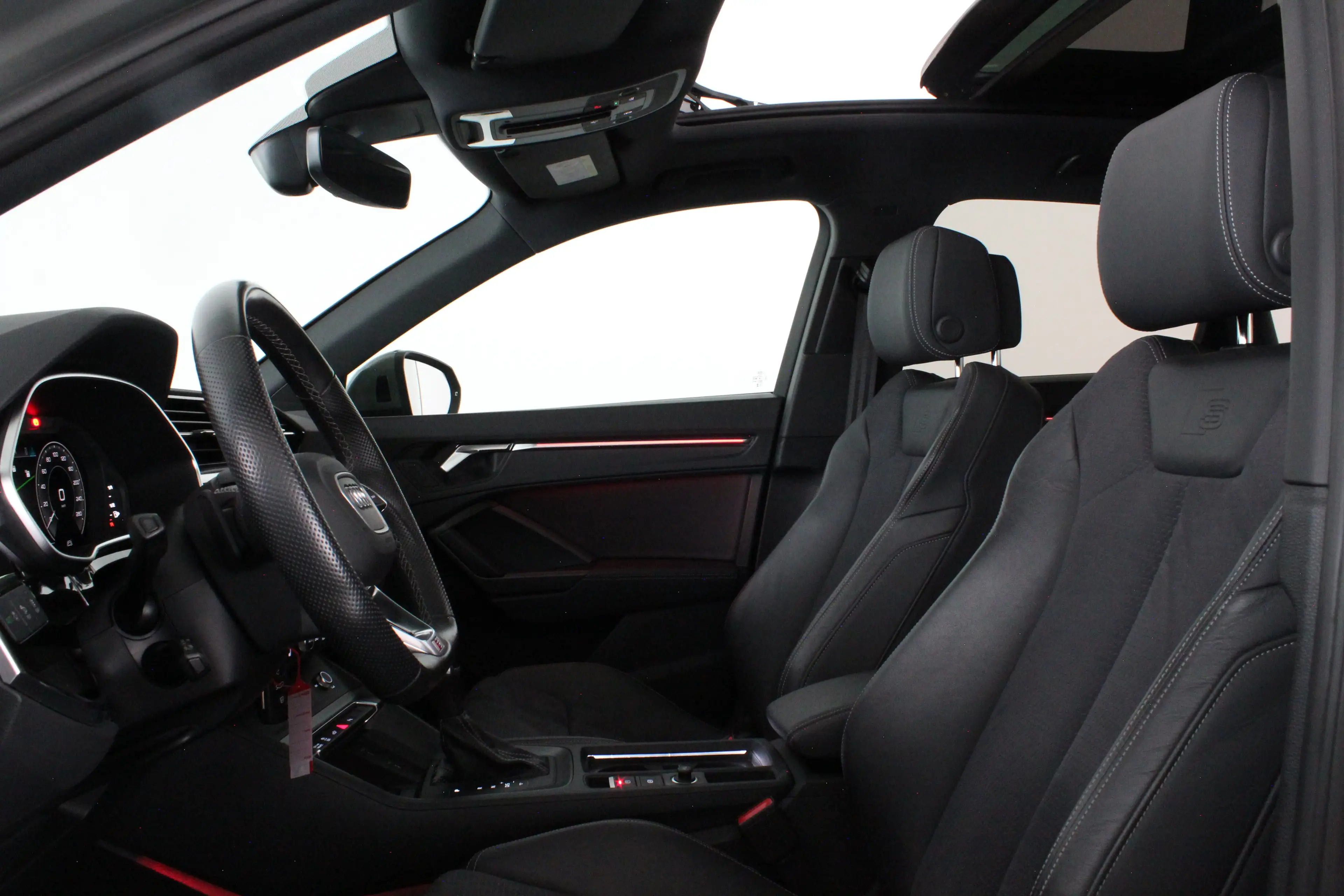 Audi Q3 45 TFSI e S edition Panodak | 245pk | Plug-in Hybr — photo 37