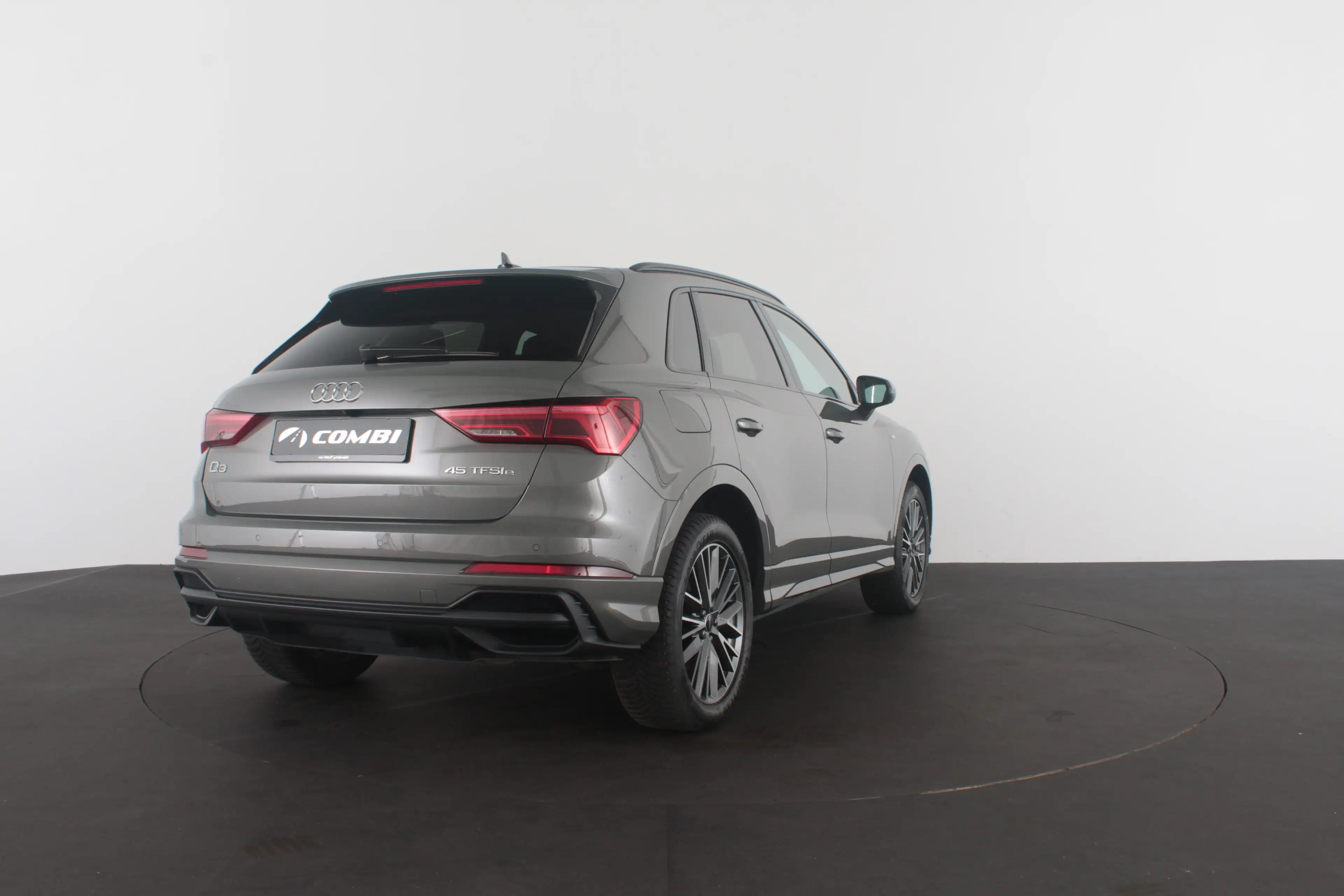 Audi Q3 45 TFSI e S edition Panodak | 245pk | Plug-in Hybr — photo 8