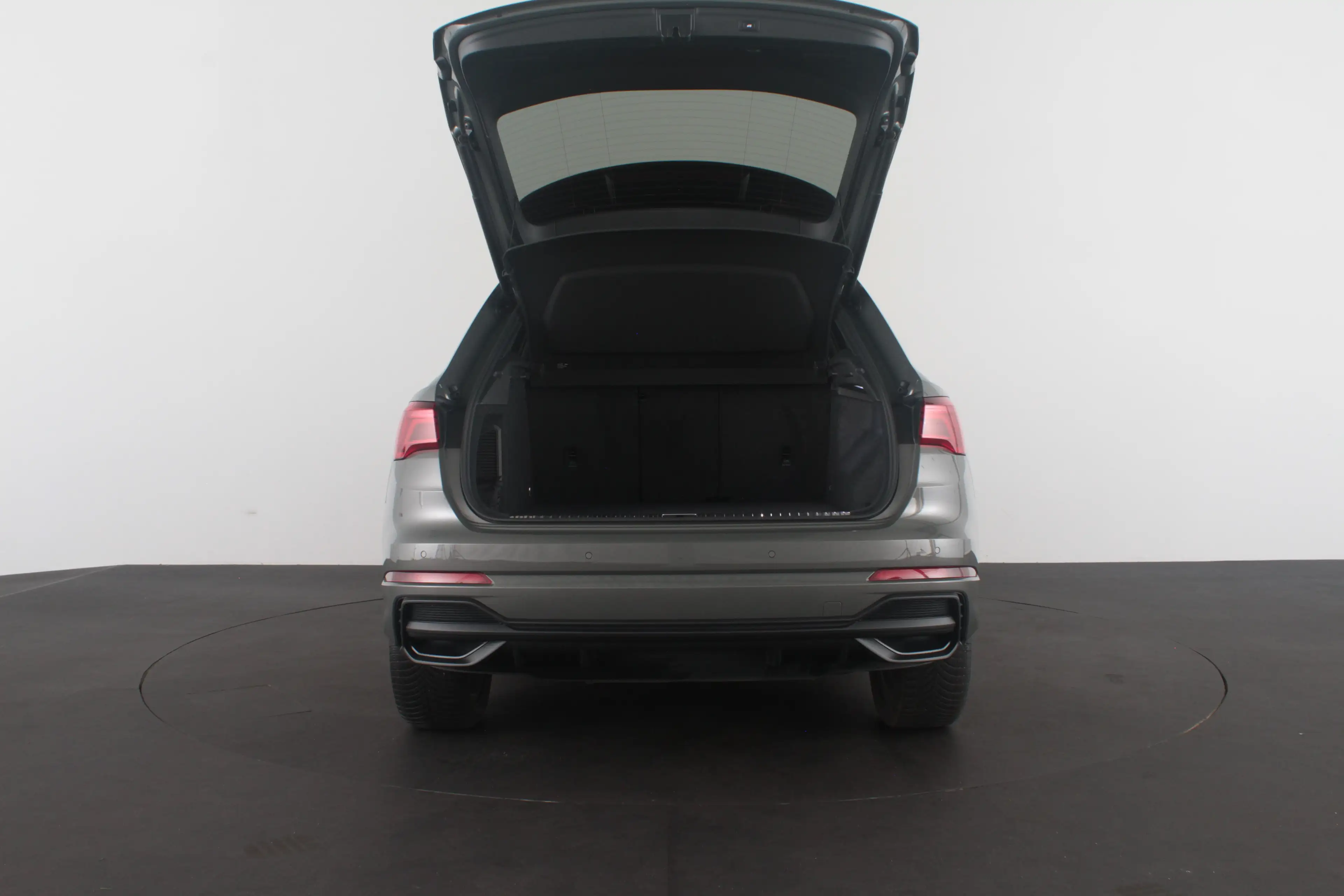 Audi Q3 45 TFSI e S edition Panodak | 245pk | Plug-in Hybr — photo 9