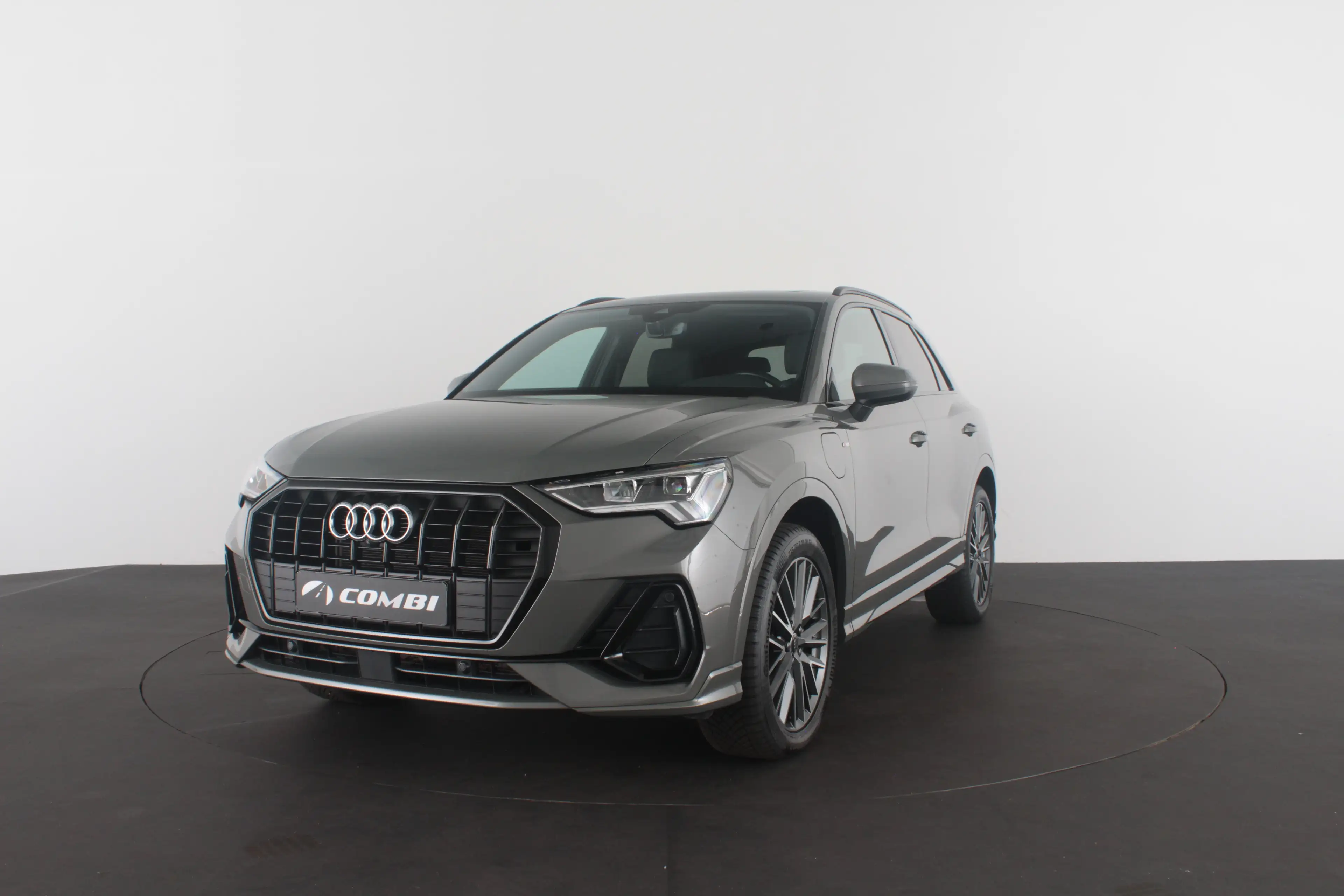 Audi Q3 45 TFSI e S edition Panodak | 245pk | Plug-in Hybr — photo 14