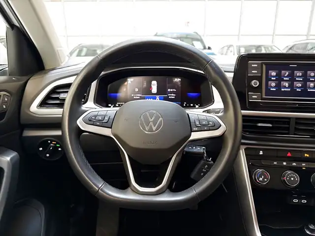 Volkswagen T-Roc view 10