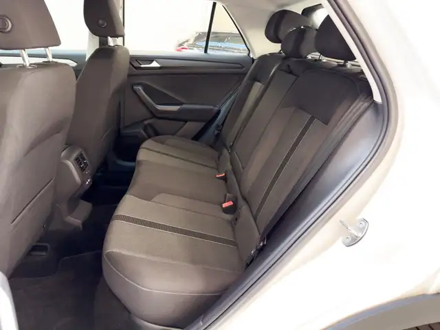 Volkswagen T-Roc view 15