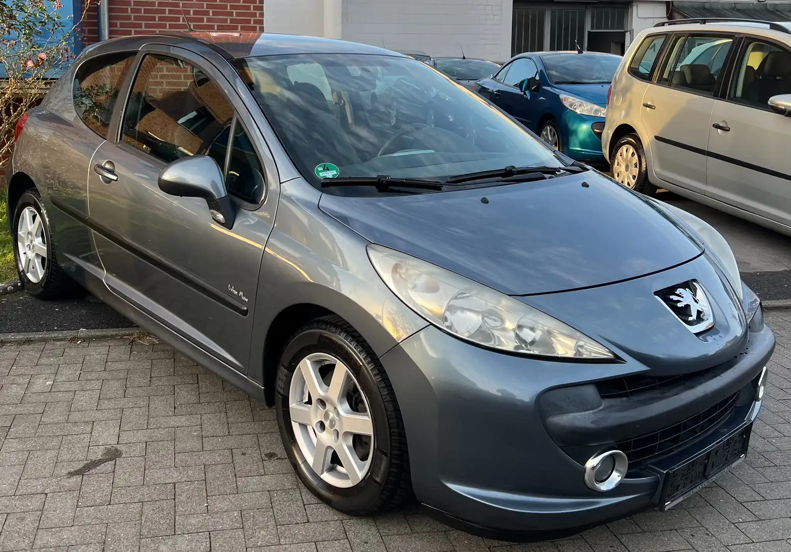 Peugeot 207 Urban Move *TÜV NEU -KLIMA-ALLWETTER* Grau - 2