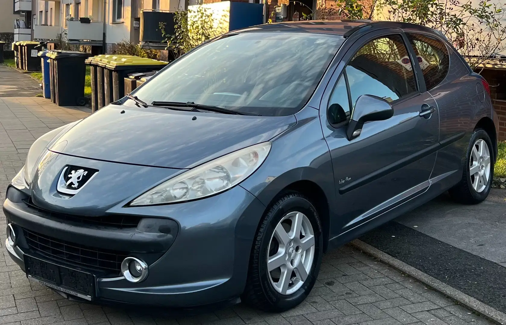 Peugeot 207 Urban Move *TÜV NEU -KLIMA-ALLWETTER* Grau - 1