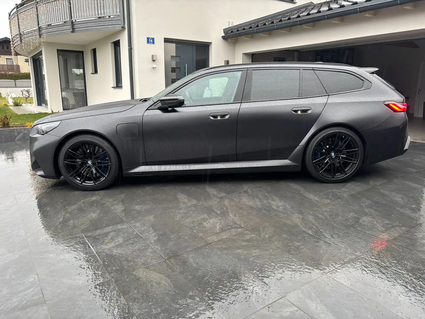 BMW M5 Touring Schwarz - 2