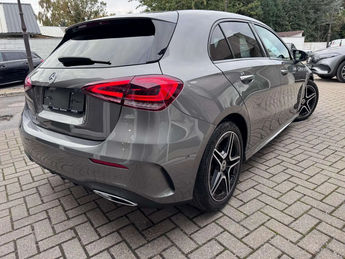 Mercedes-Benz A 180 AMG Line Pack Night - Ambient Lighting - Carplay Gris - 2