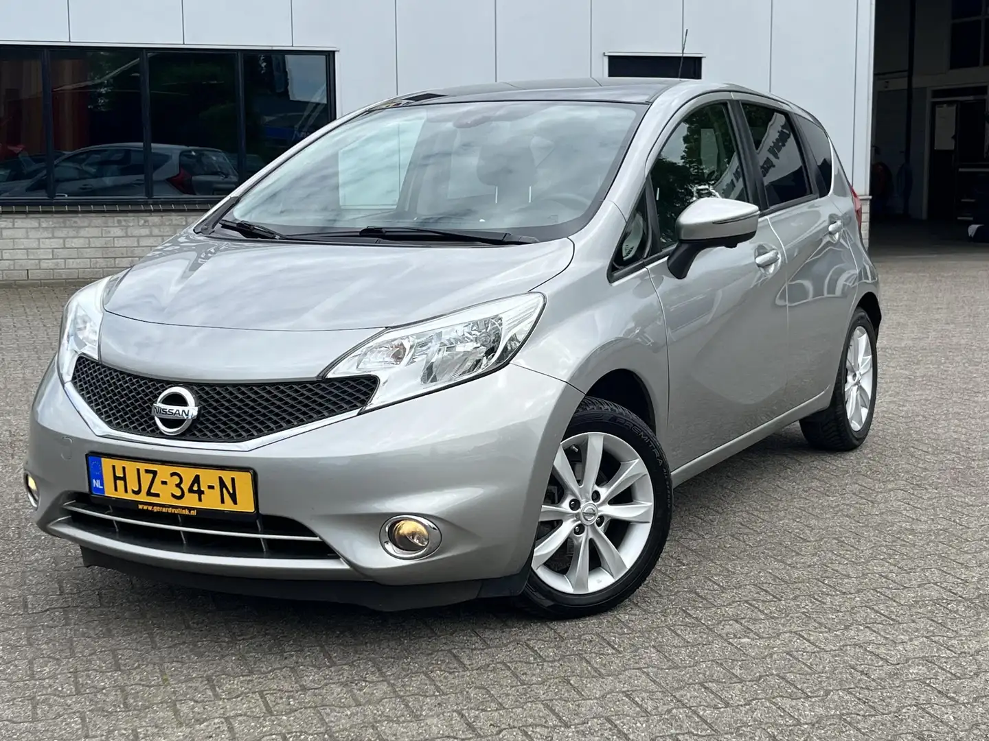 Nissan Note 1.2 DIG-S Tekna AUTOMAAT PANO NAV CRUISE Gris - 2