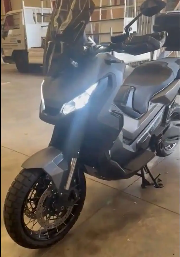 Honda X-ADV 750cc Szürke - 1