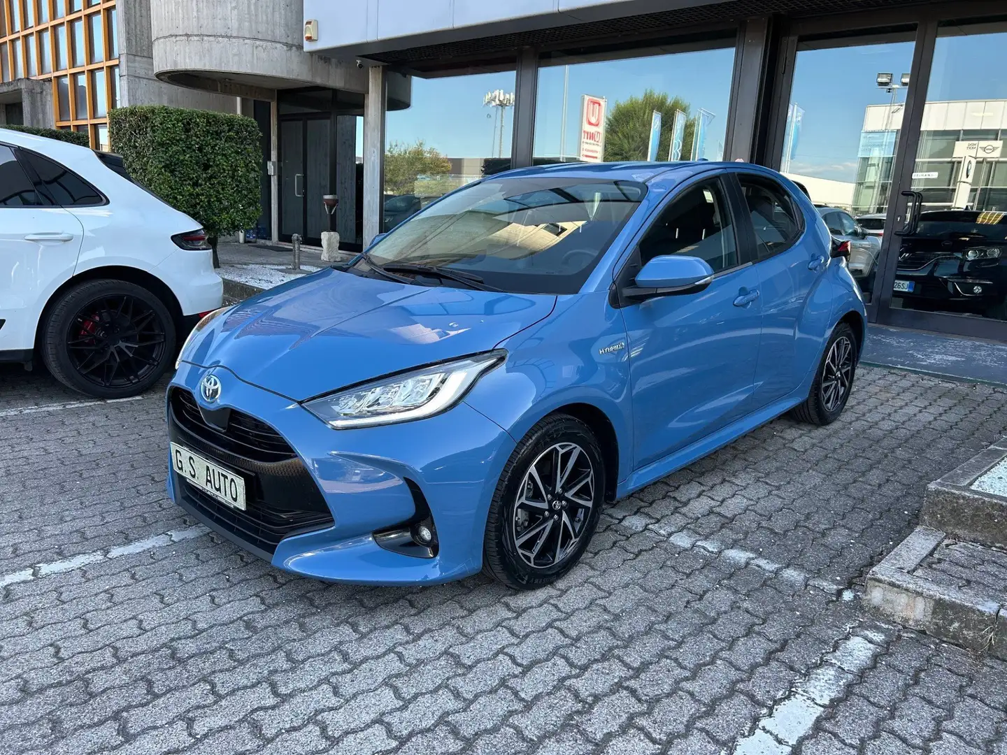 Toyota Yaris 1.5h Lounge GRANDINATA Blu/Azzurro - 1
