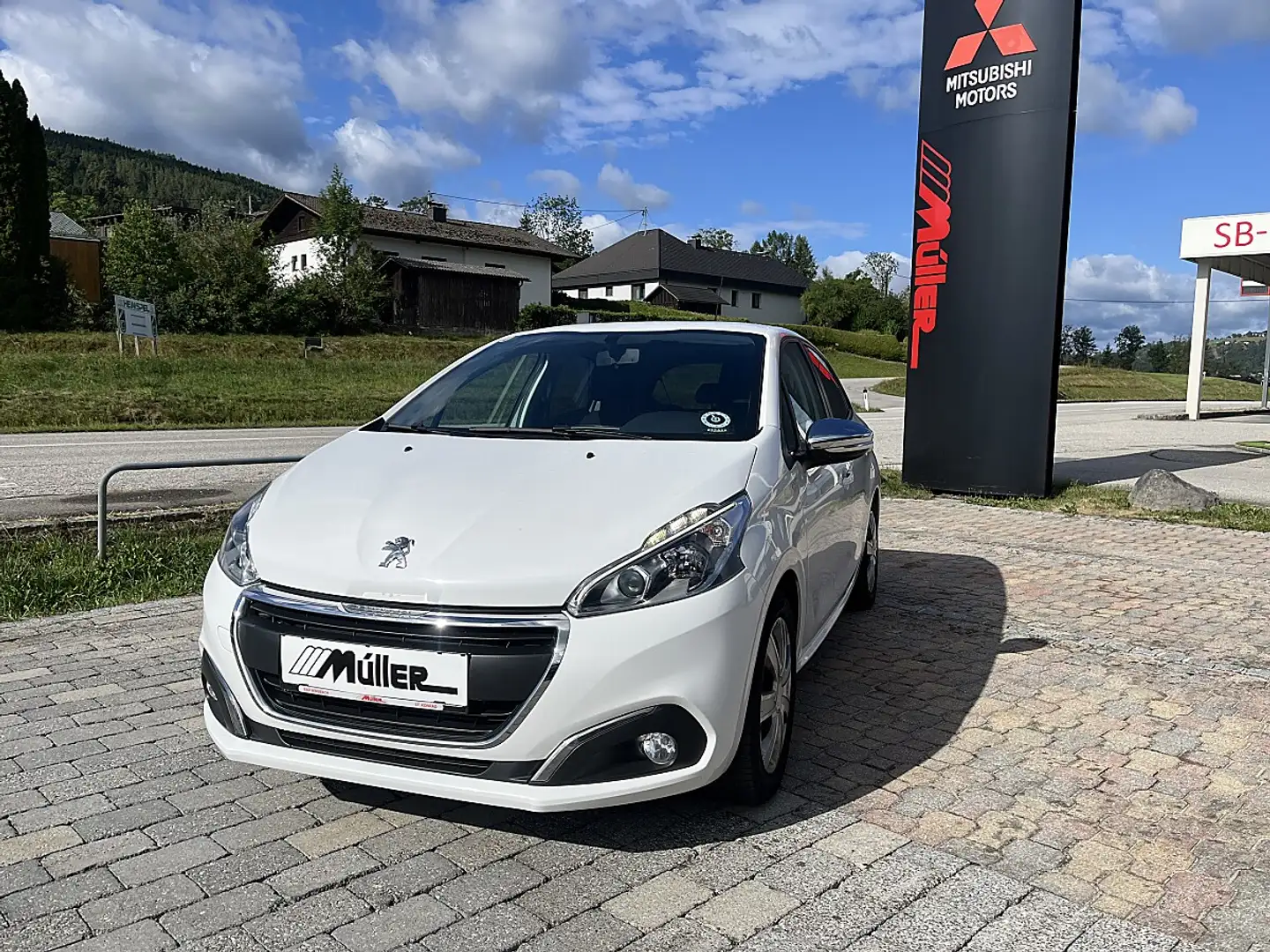 Peugeot 208 Urban Soul 1,2 PureTech 82 Weiß - 1