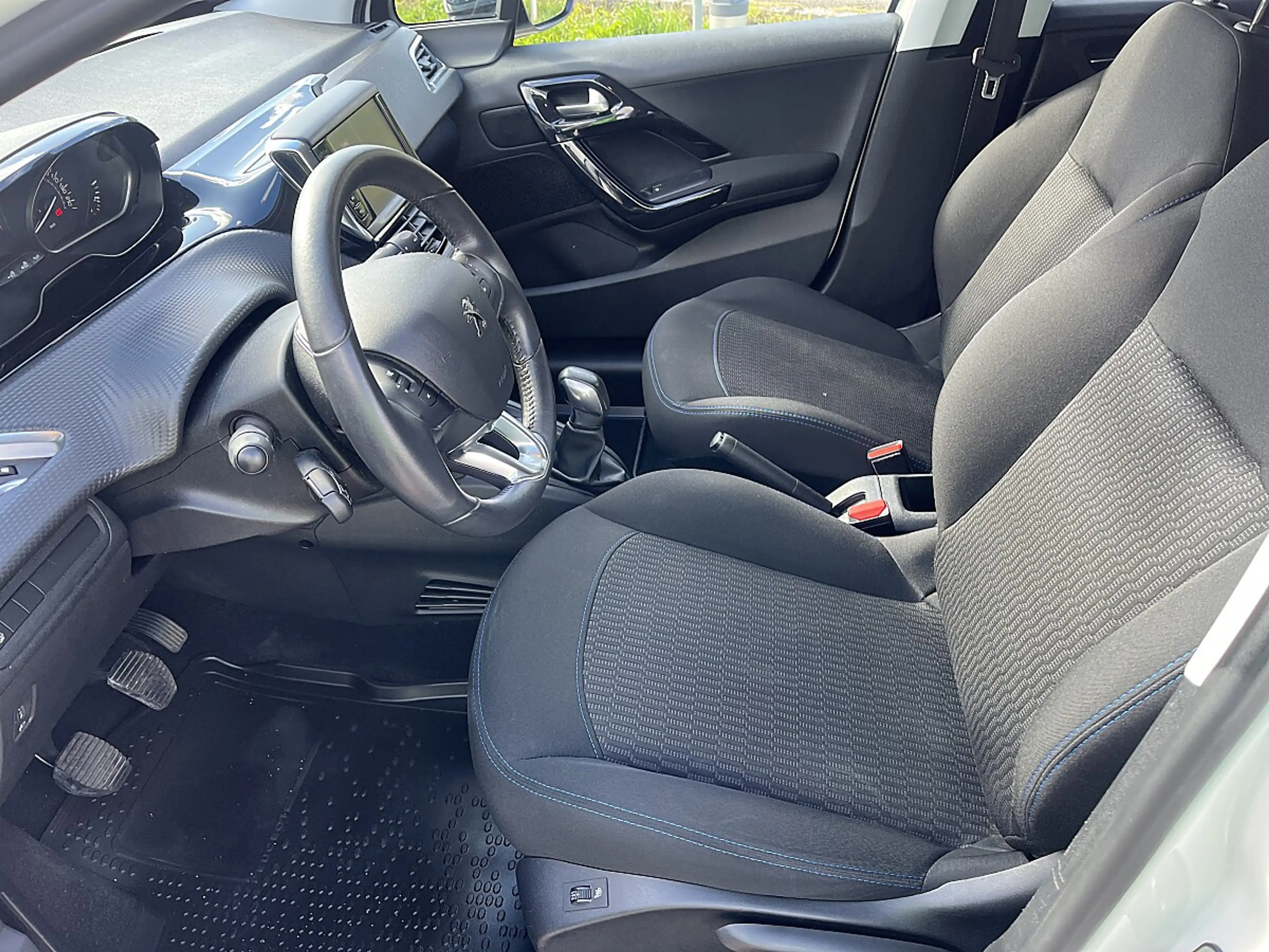 Peugeot 208 Urban Soul 1,2 PureTech 82 — photo 7