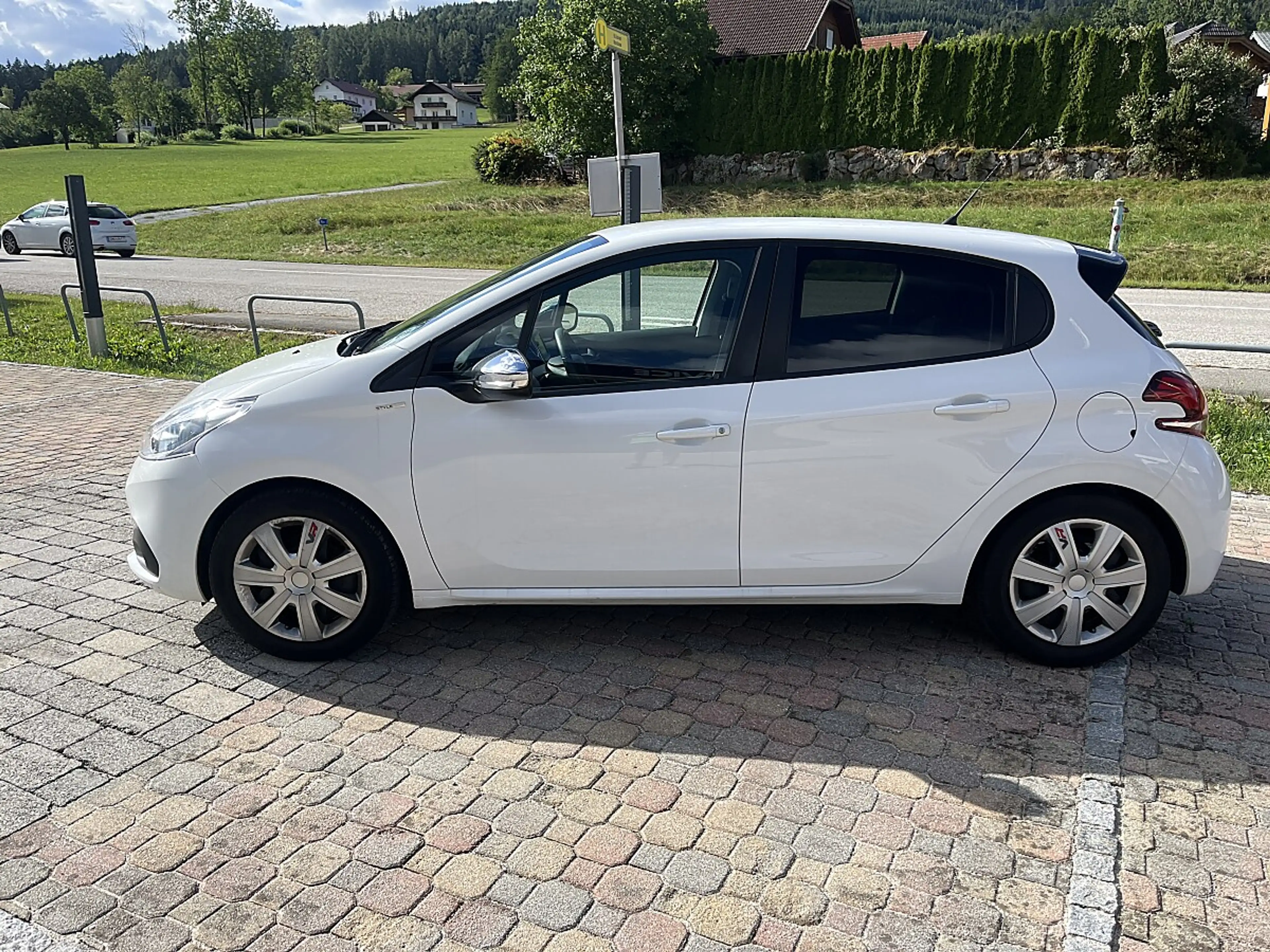 Peugeot 208 Urban Soul 1,2 PureTech 82 — photo 2