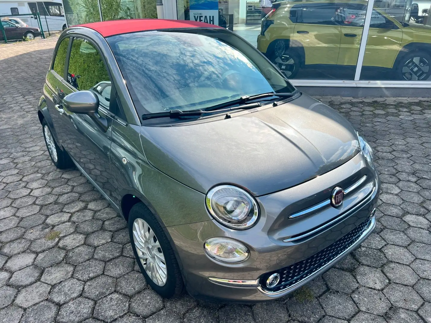 Fiat 500C 1.0 GSE Hybrid DOLCEVITA 51kW Gris - 2