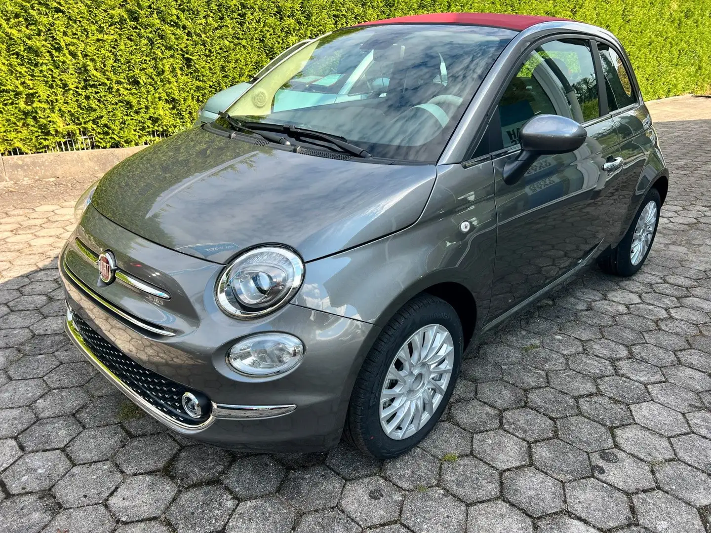 Fiat 500C 1.0 GSE Hybrid DOLCEVITA 51kW Gris - 1