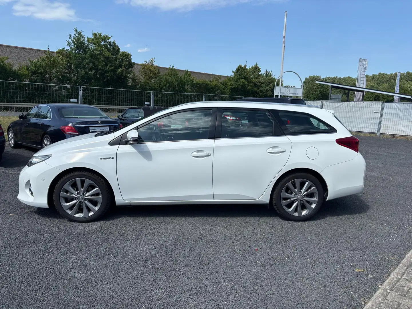 Toyota Auris Hybrid Executive Garantie Blanc - 2