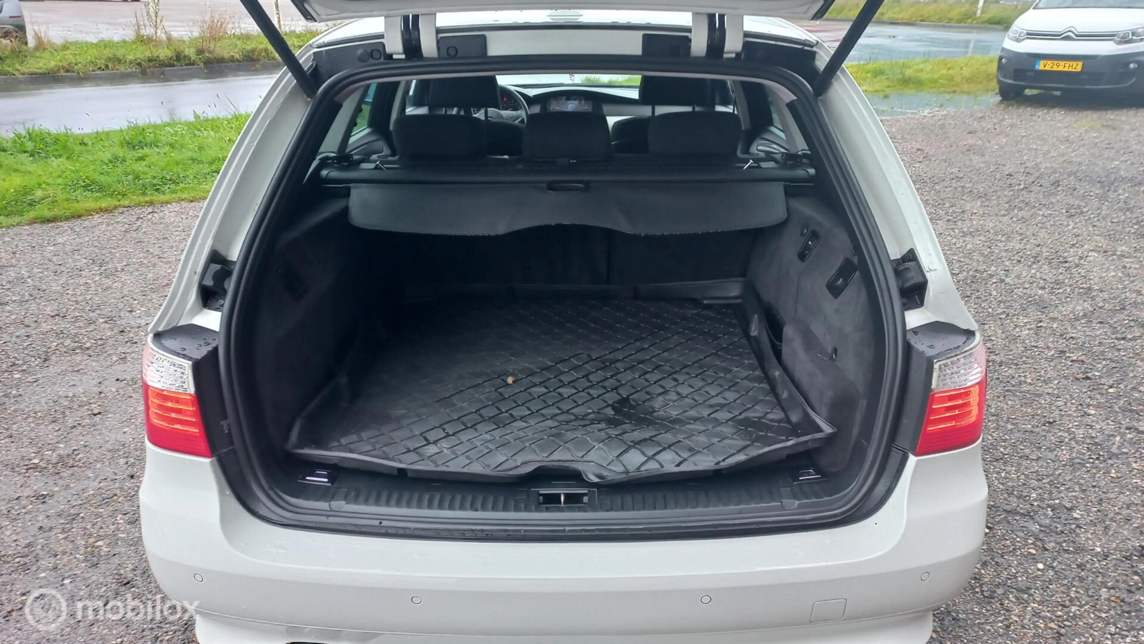 BMW 530 5-serie Touring 530xi 4X4/LUCHTVERING ACHTER/IN TO — photo 10