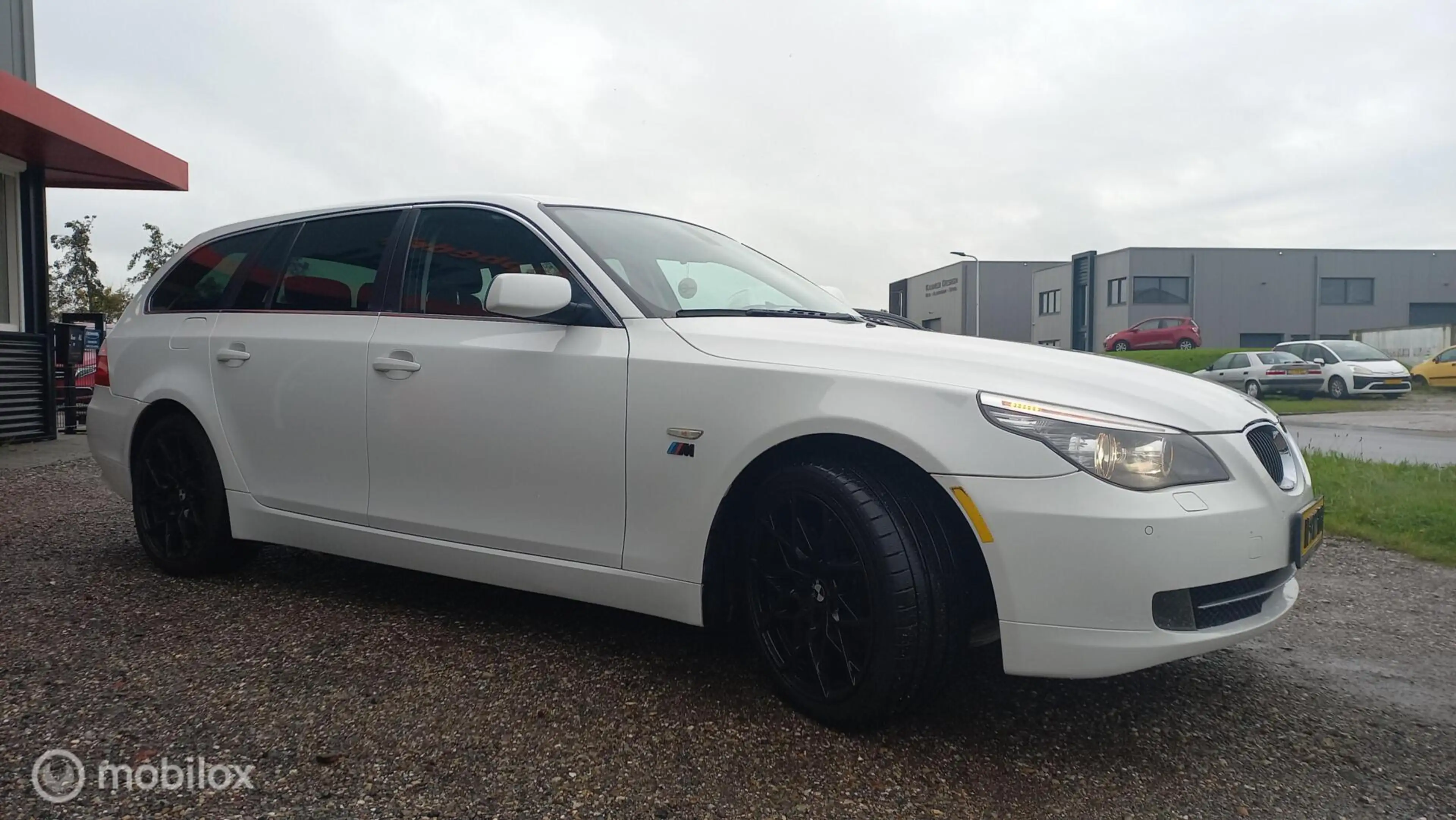 BMW 530 5-serie Touring 530xi 4X4/LUCHTVERING ACHTER/IN TO — photo 8