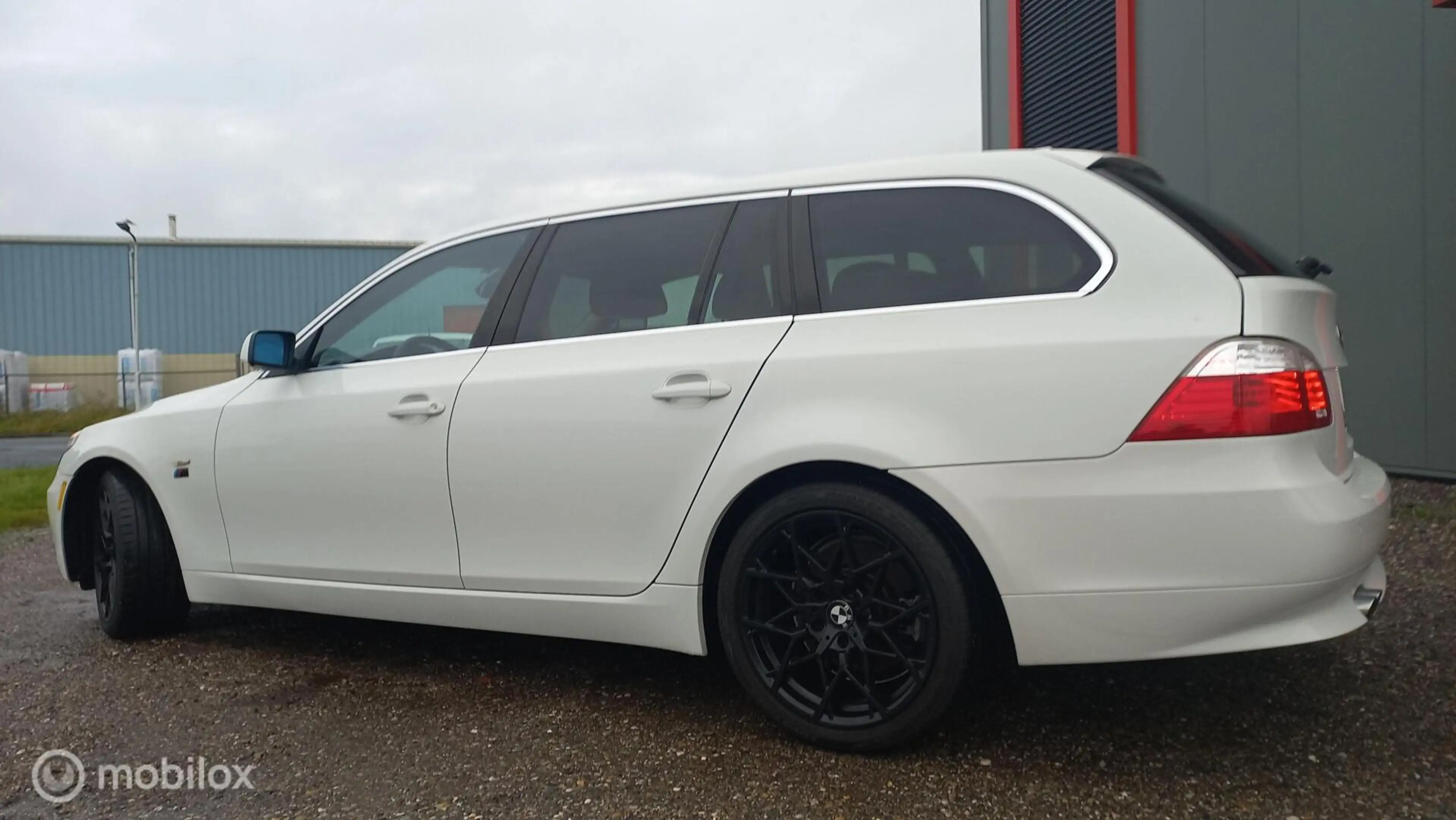 BMW 530 5-serie Touring 530xi 4X4/LUCHTVERING ACHTER/IN TO — photo 4