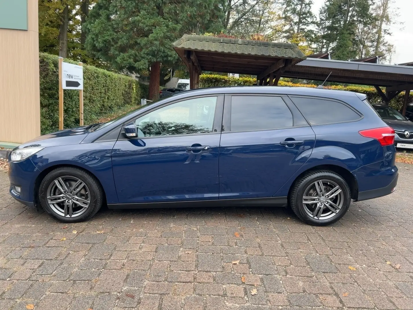 Ford Focus Turnier 1.0 EcoBoost Trend *SHZ,GJR* Blau - 2