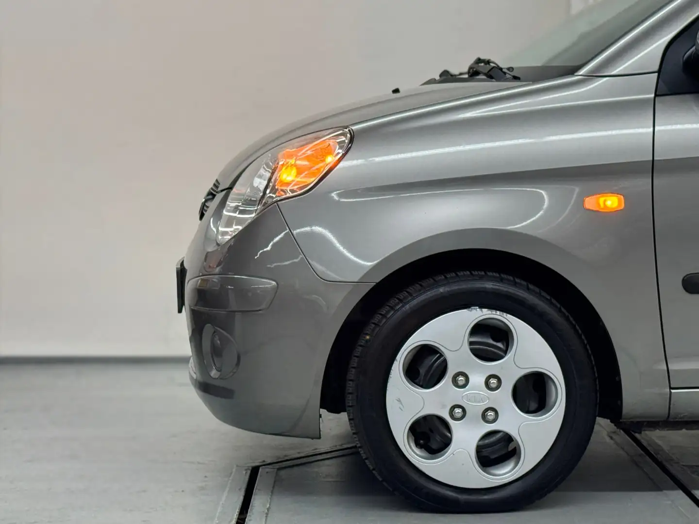 Kia Picanto 1.1 X-tra Automaat Airco Elek Ramen Rijklaar Gris - 2