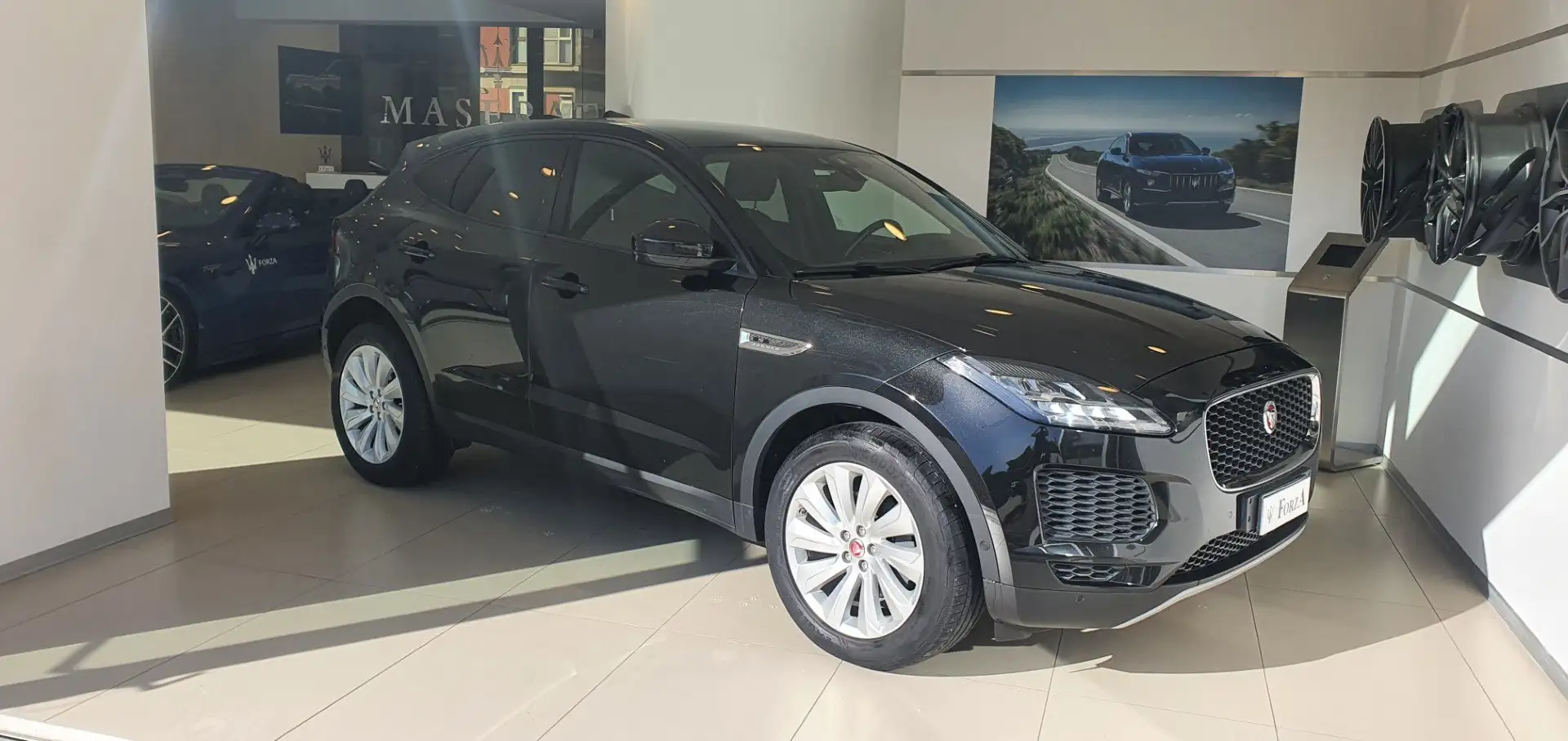 Jaguar E-Pace E-Pace 2.0d i4 R-Dynamic HSE awd 180cv auto Negru - 2