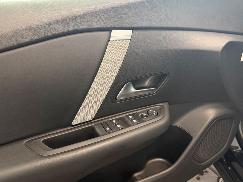 Citroen C4 New Lim*AUTOMATIK*LED*HUD*KAMERA*CARPLAY*1-Hd — photo 10